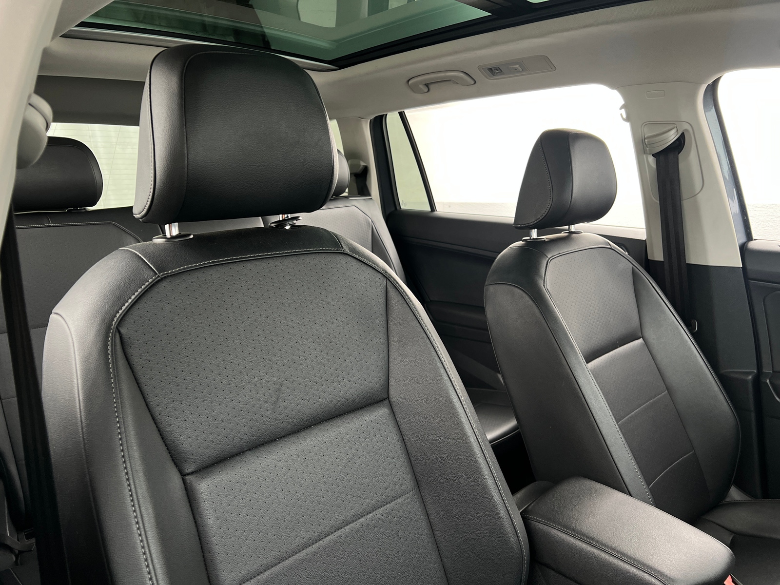Thumbnail: 2018 Volkswagen Tiguan - 2