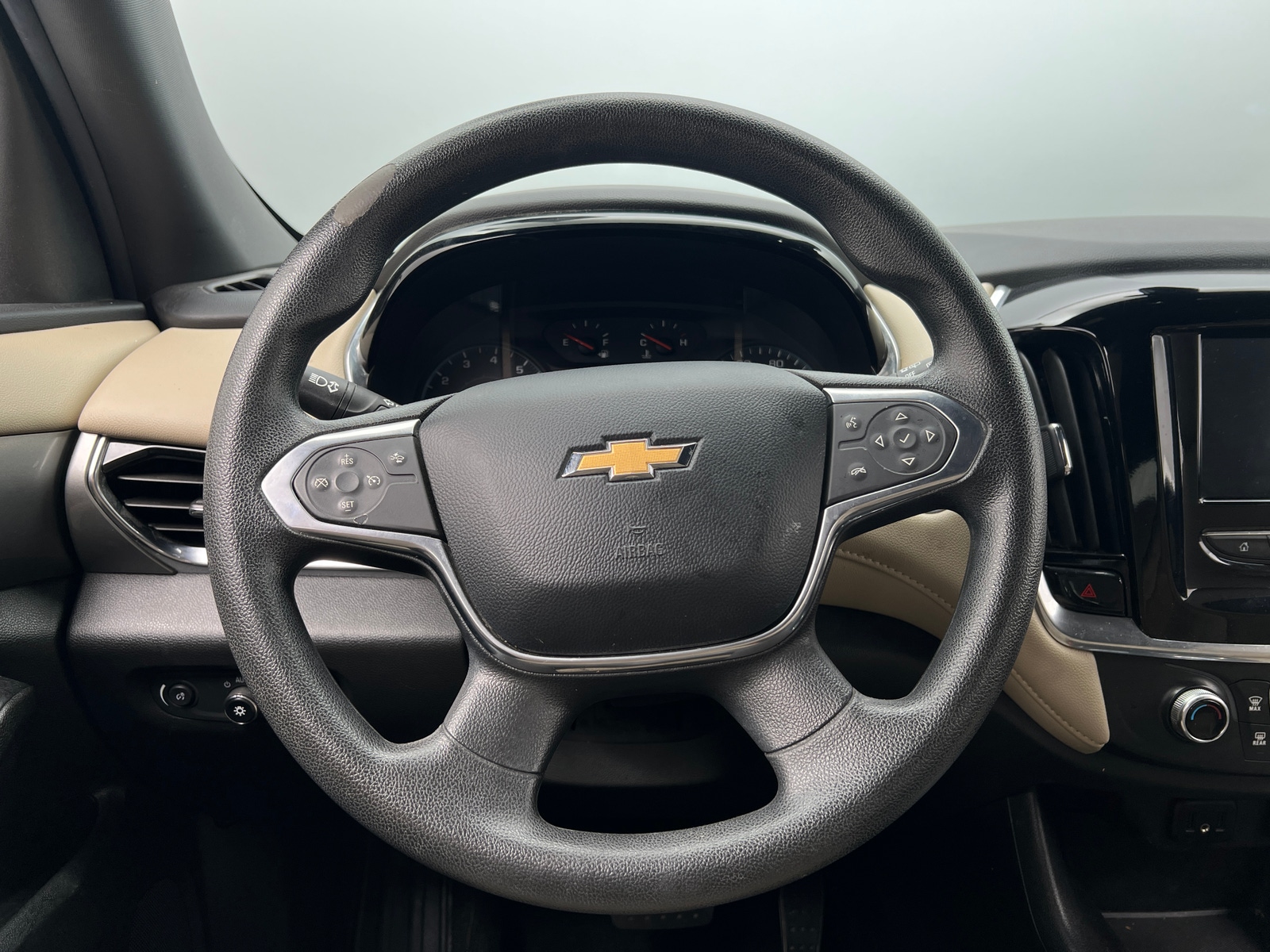 Thumbnail: 2023 Chevrolet Traverse - 5