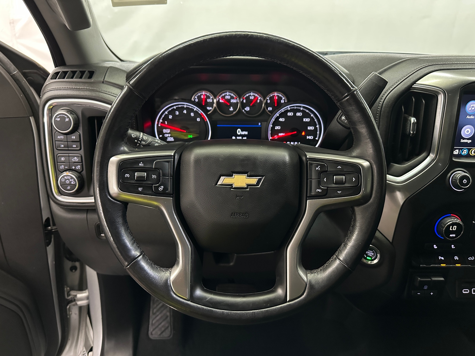 Thumbnail: 2019 Chevrolet Silverado 1500 - 4