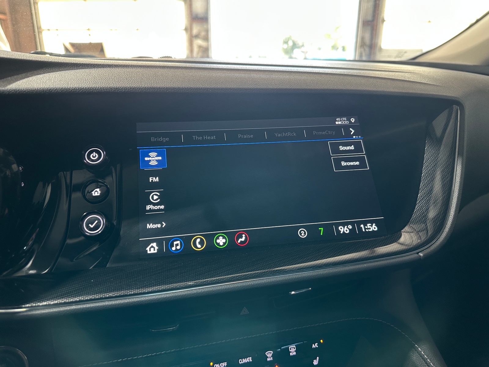 Thumbnail: 2022 Buick Envision - 3