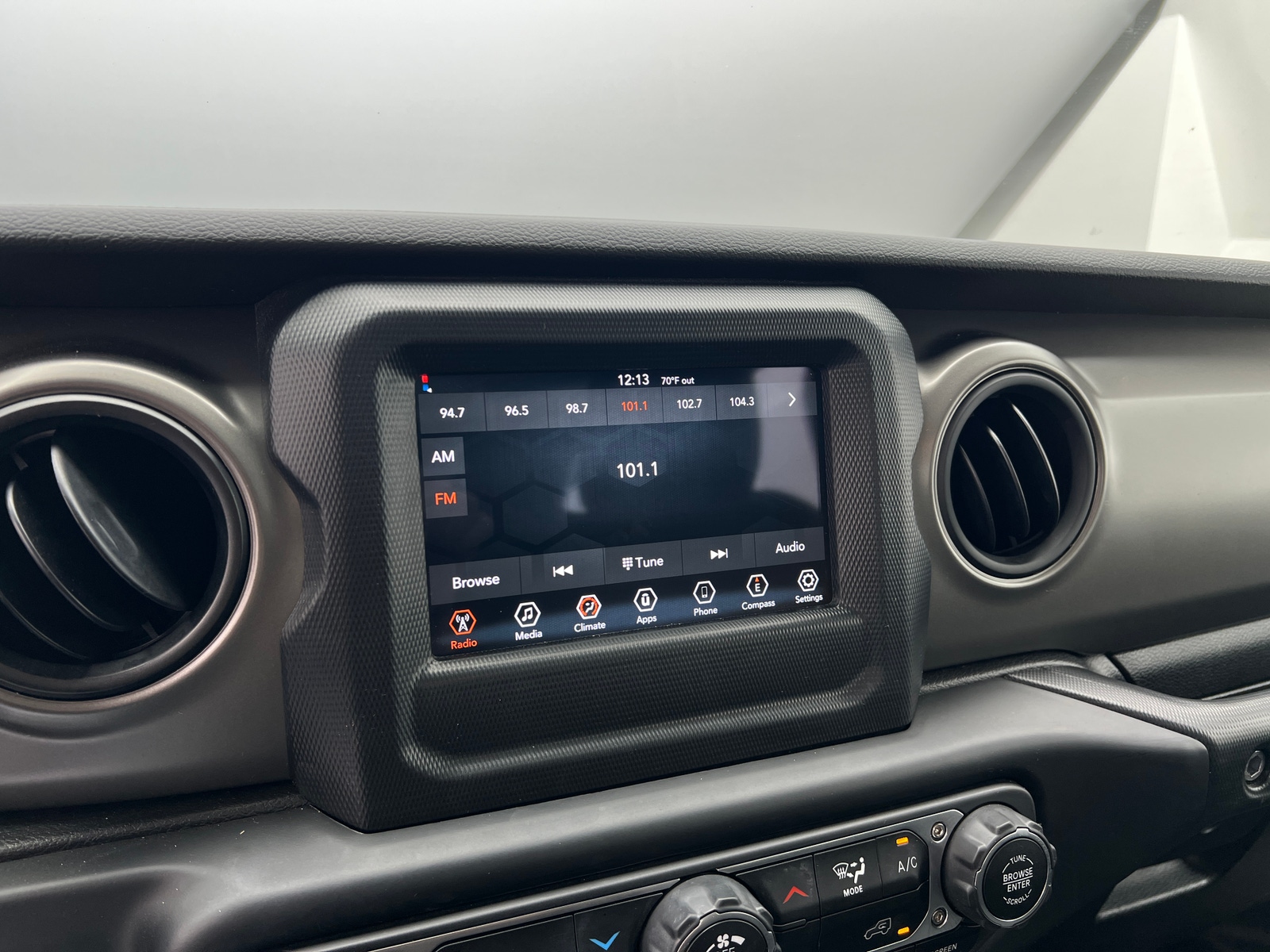 Thumbnail: 2022 Jeep Wrangler - 4