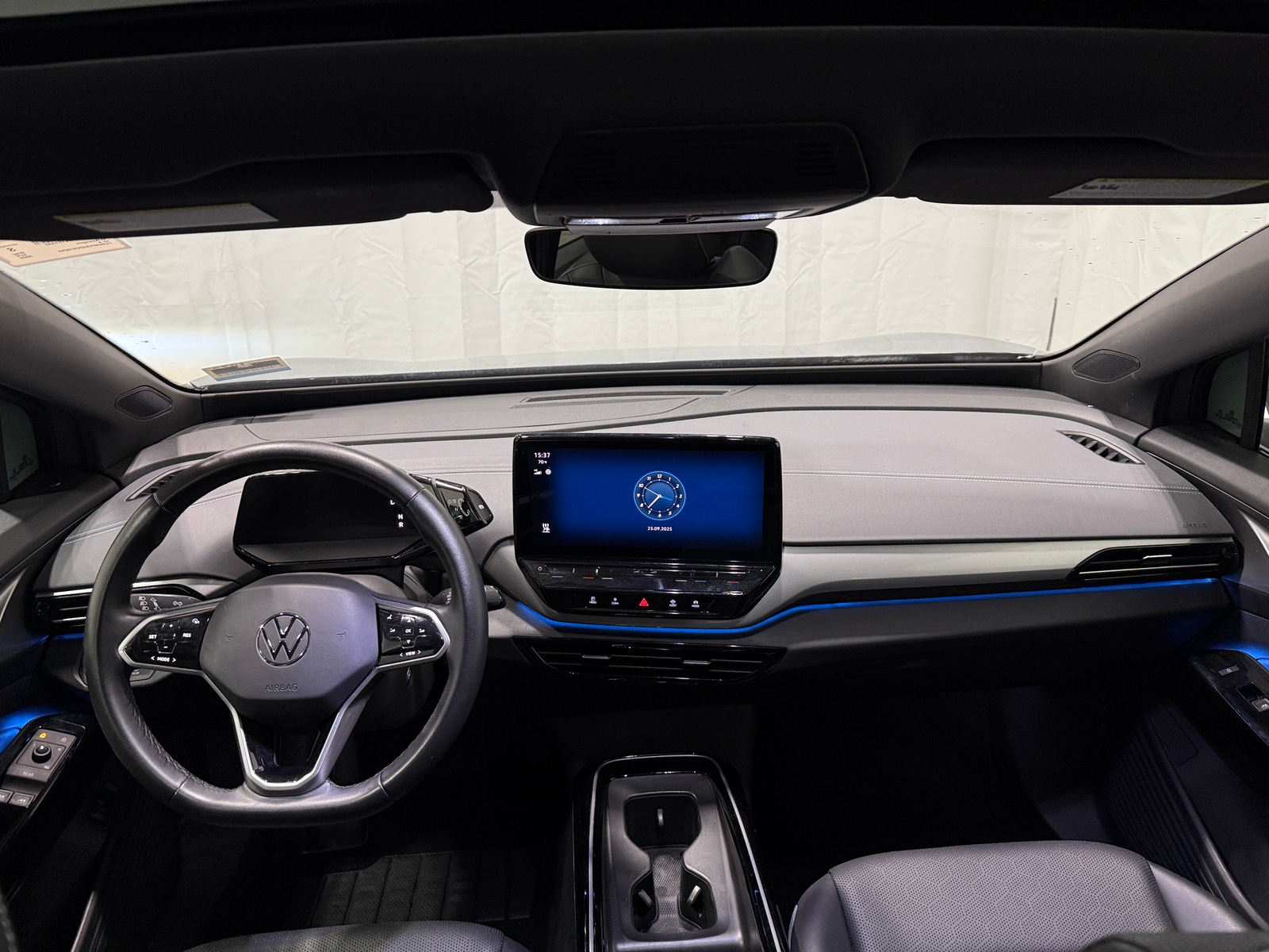 Thumbnail: 2023 Volkswagen ID.4 - 2