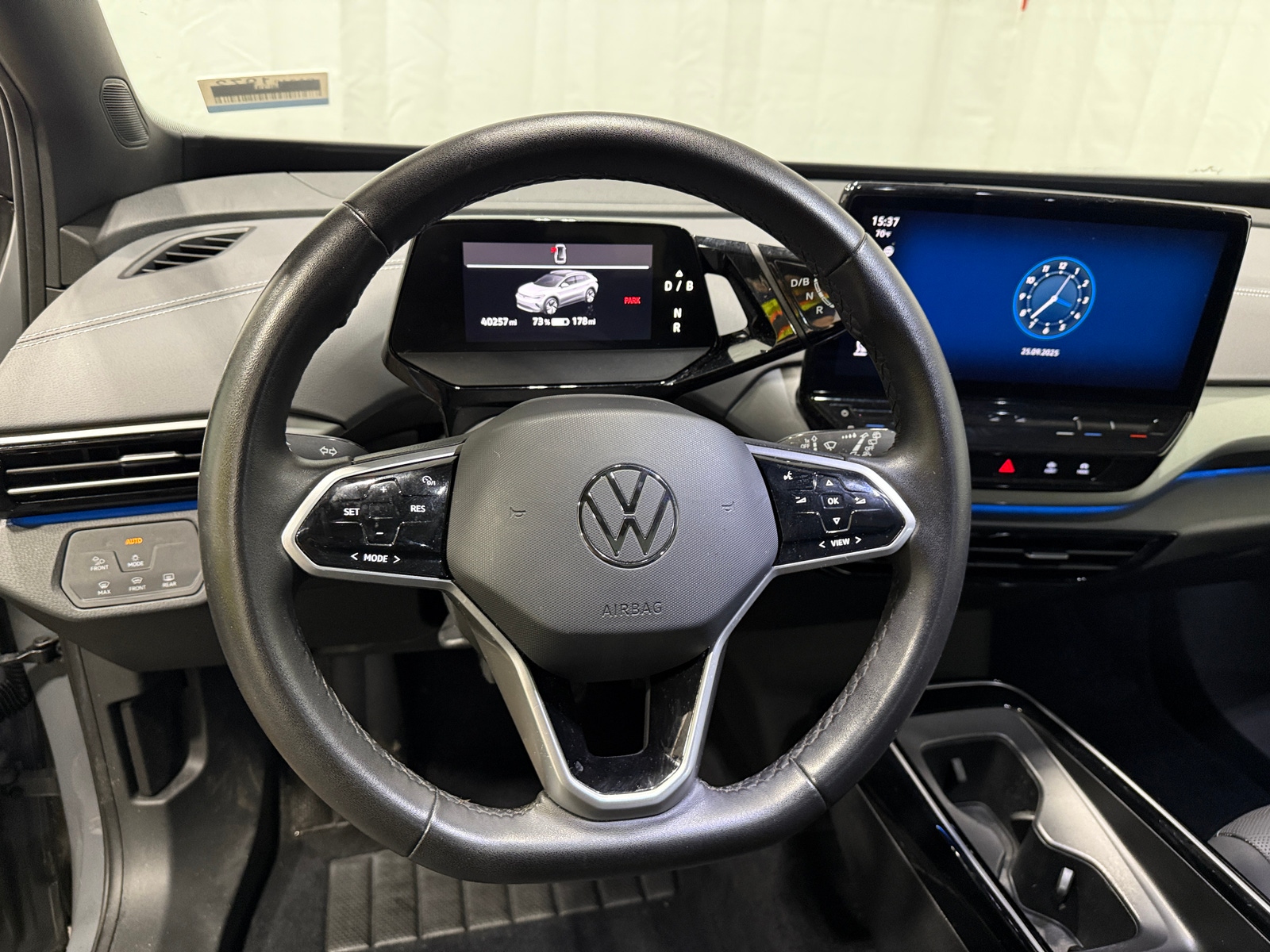 Thumbnail: 2023 Volkswagen ID.4 - 4