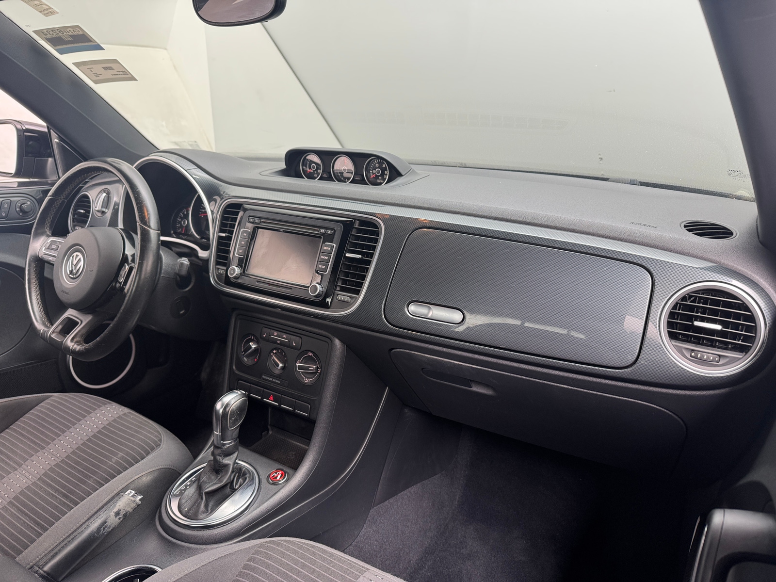 Thumbnail: 2012 Volkswagen Beetle - 3