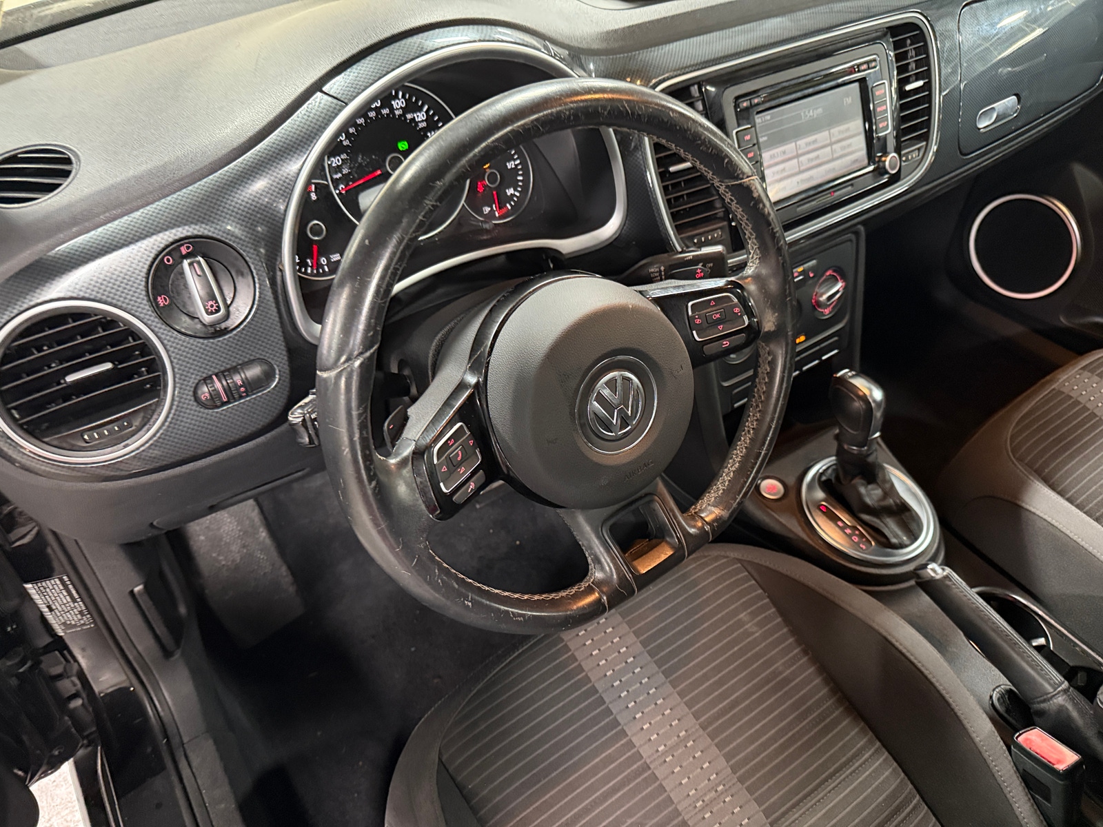Thumbnail: 2012 Volkswagen Beetle - 5