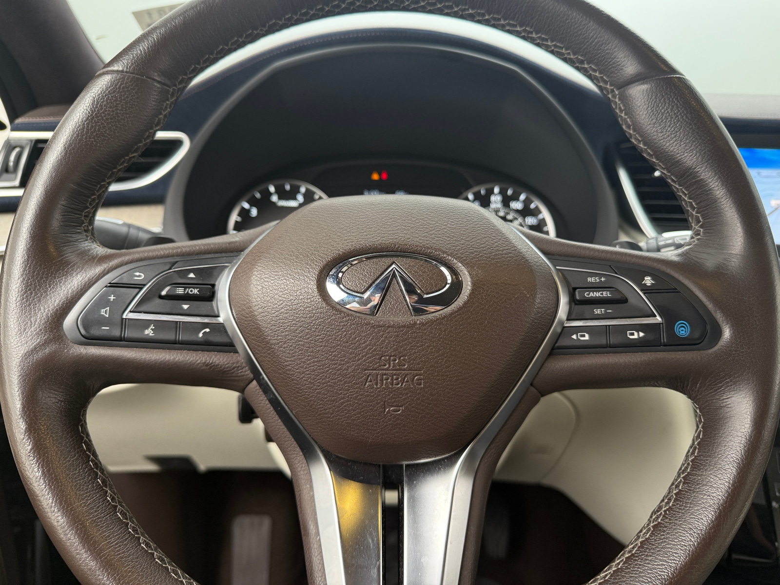 Thumbnail: 2019 INFINITI QX50 - 4