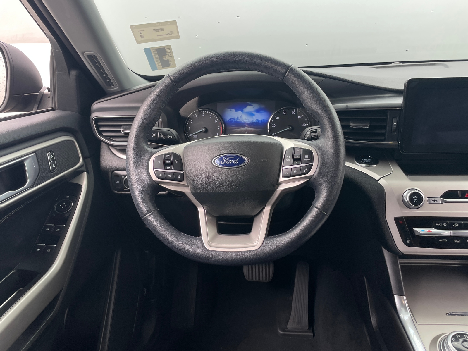 Thumbnail: 2022 Ford Explorer - 5