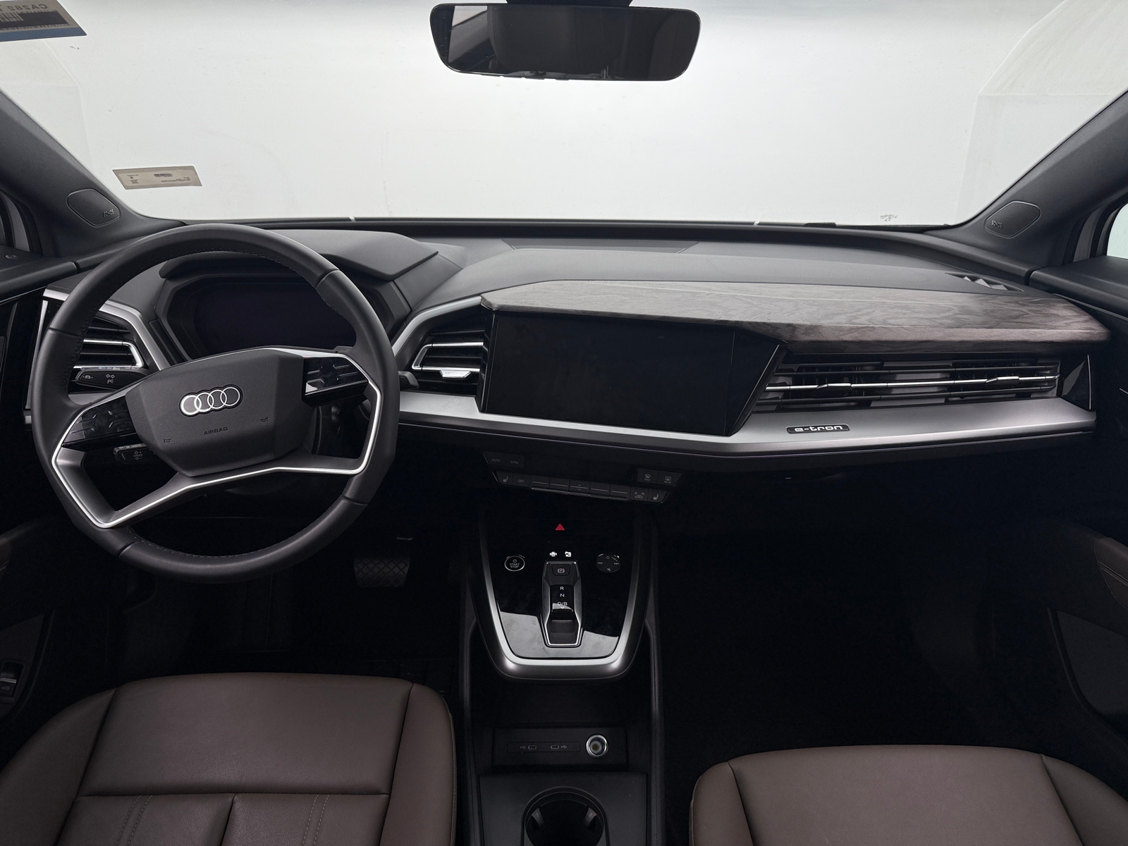 Thumbnail: 2025 Audi Q4 e-tron - 2
