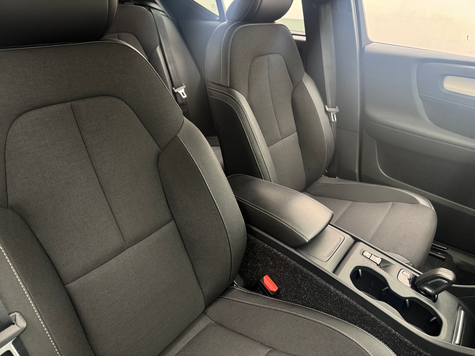 Thumbnail: 2020 Volvo XC40 - 2