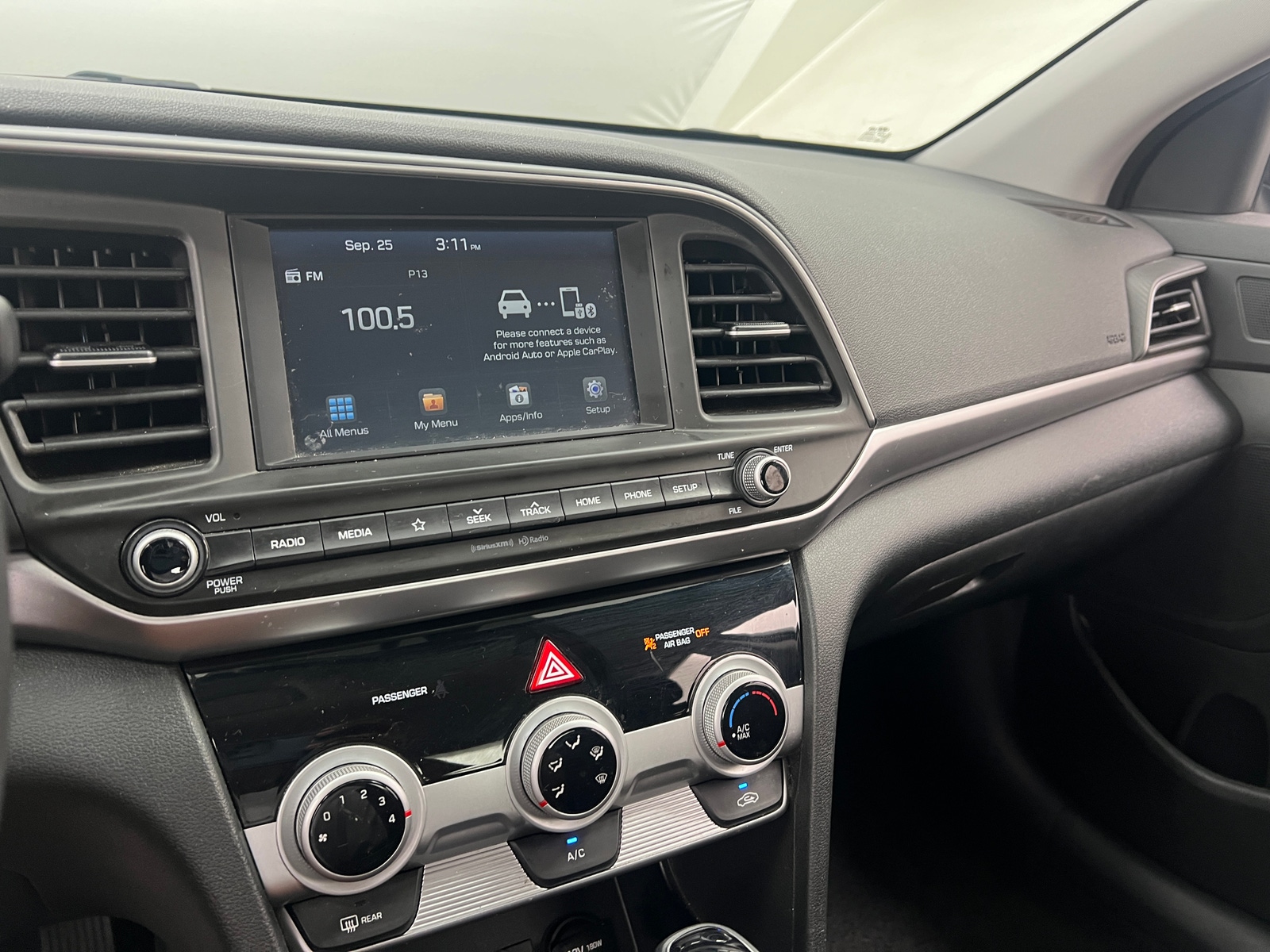 Thumbnail: 2019 Hyundai Elantra - 4