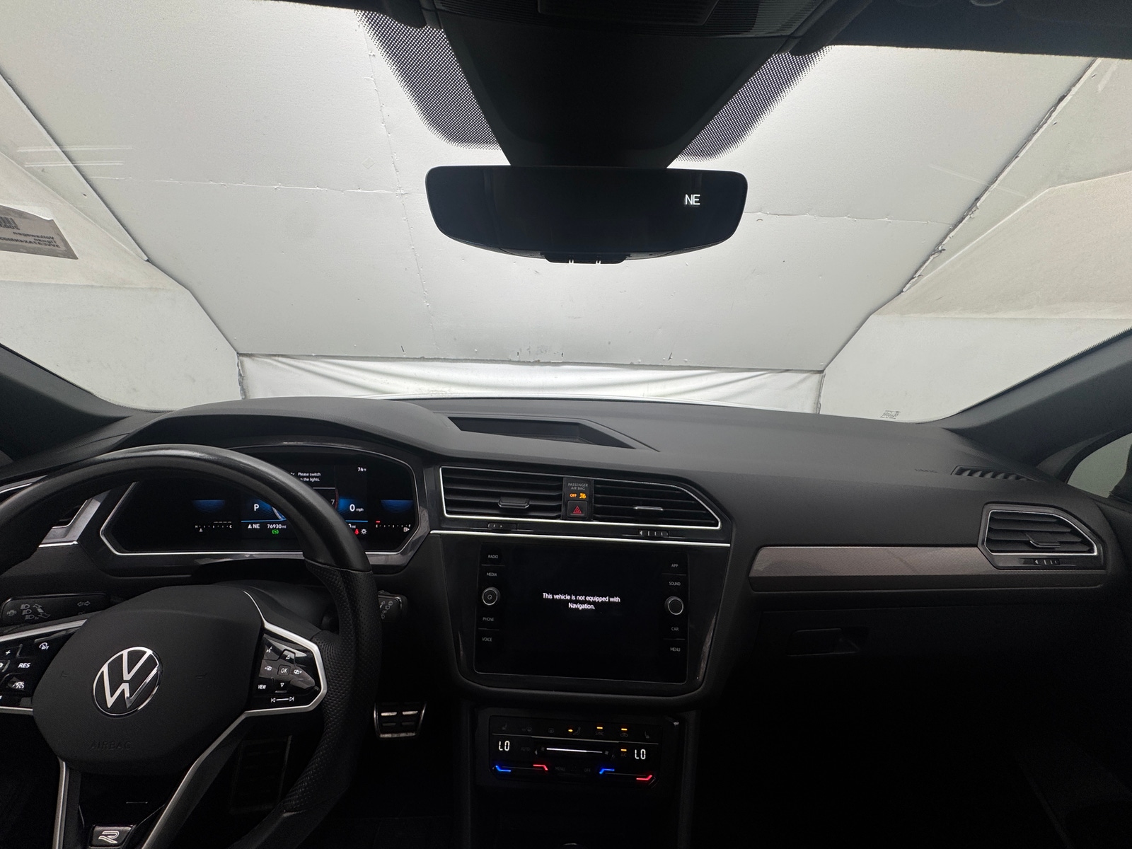 Thumbnail: 2022 Volkswagen Tiguan - 2