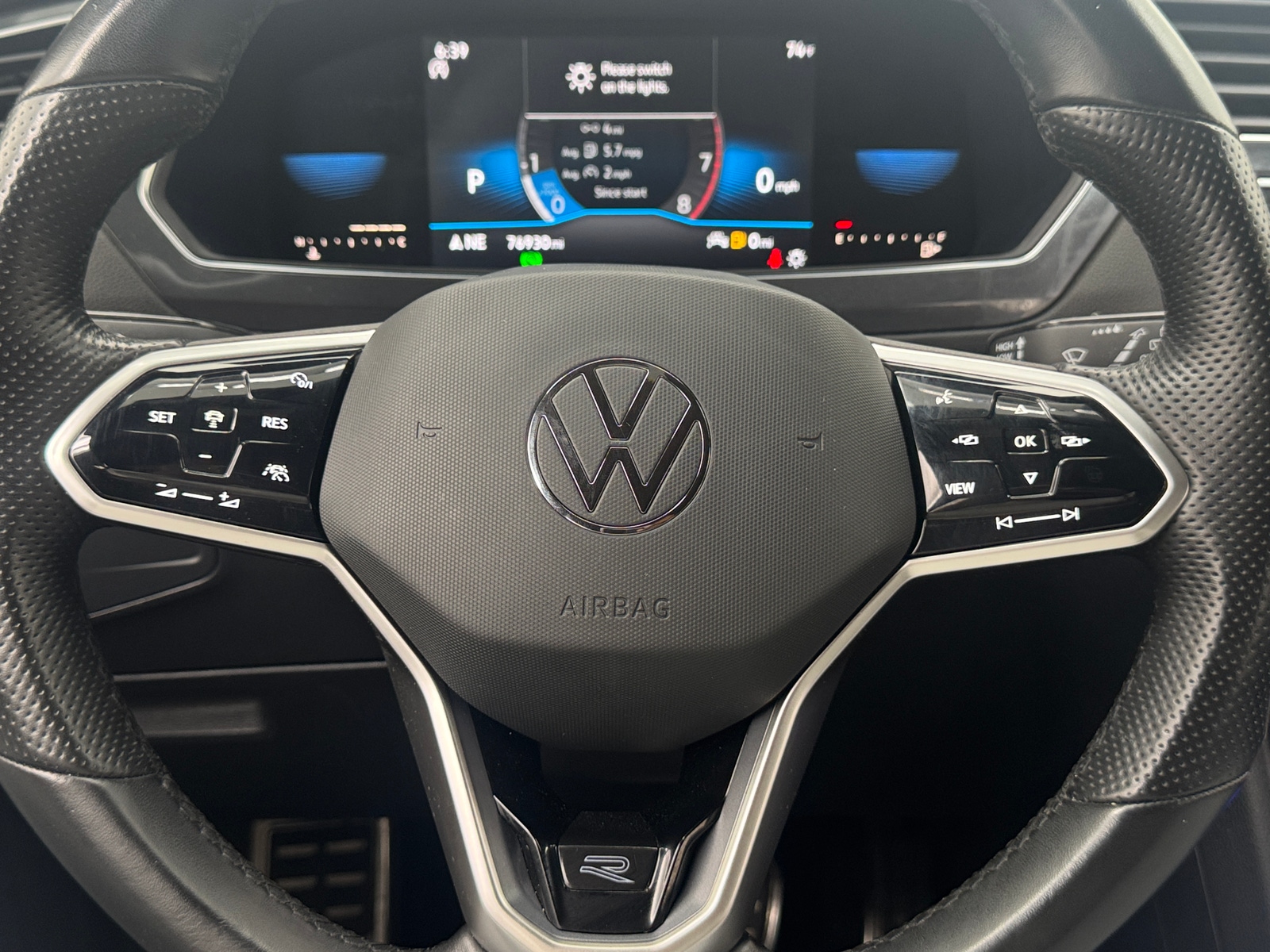 Thumbnail: 2022 Volkswagen Tiguan - 4