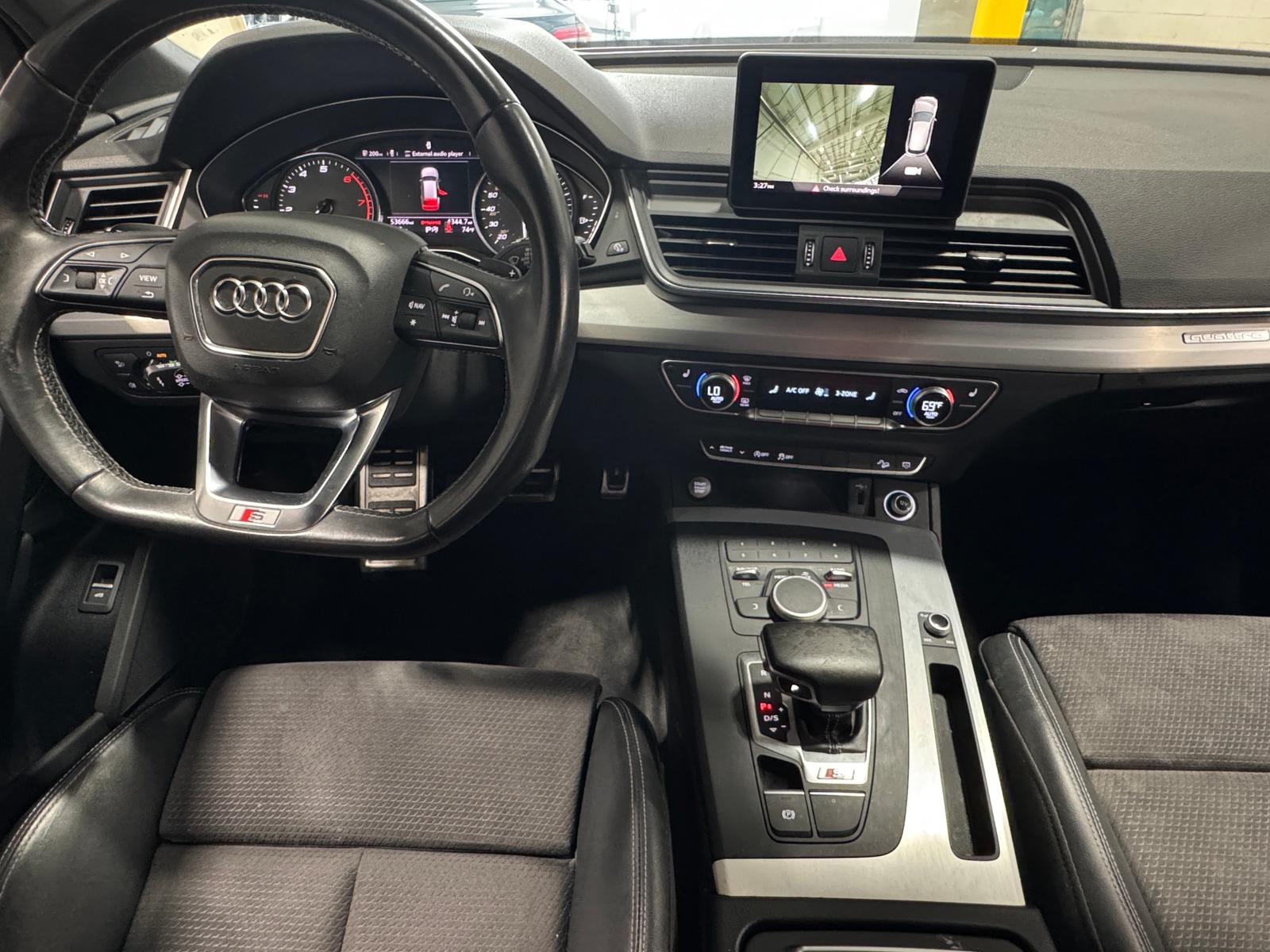 Thumbnail: 2019 Audi SQ5 - 2