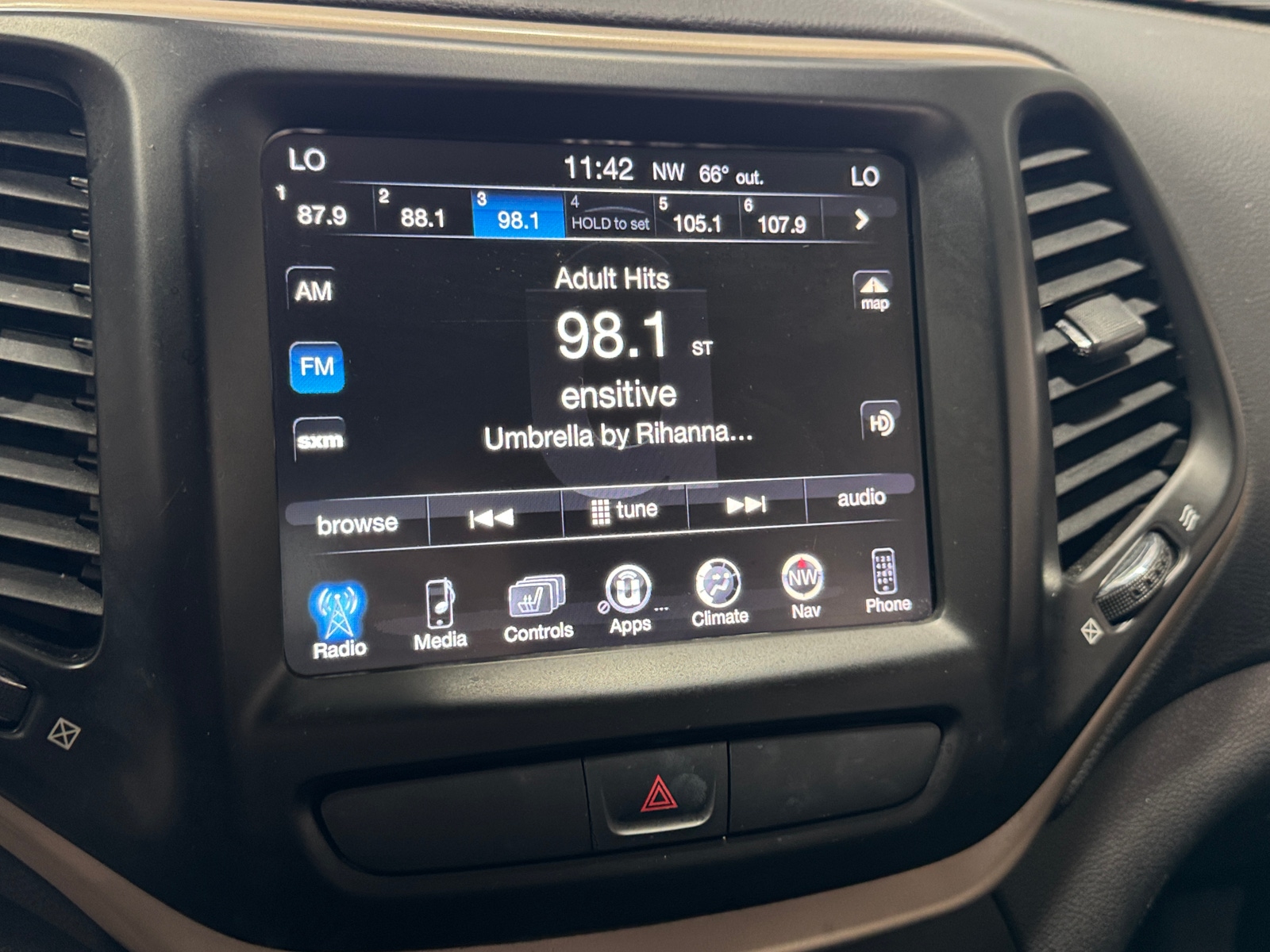 Thumbnail: 2017 Jeep Cherokee - 3