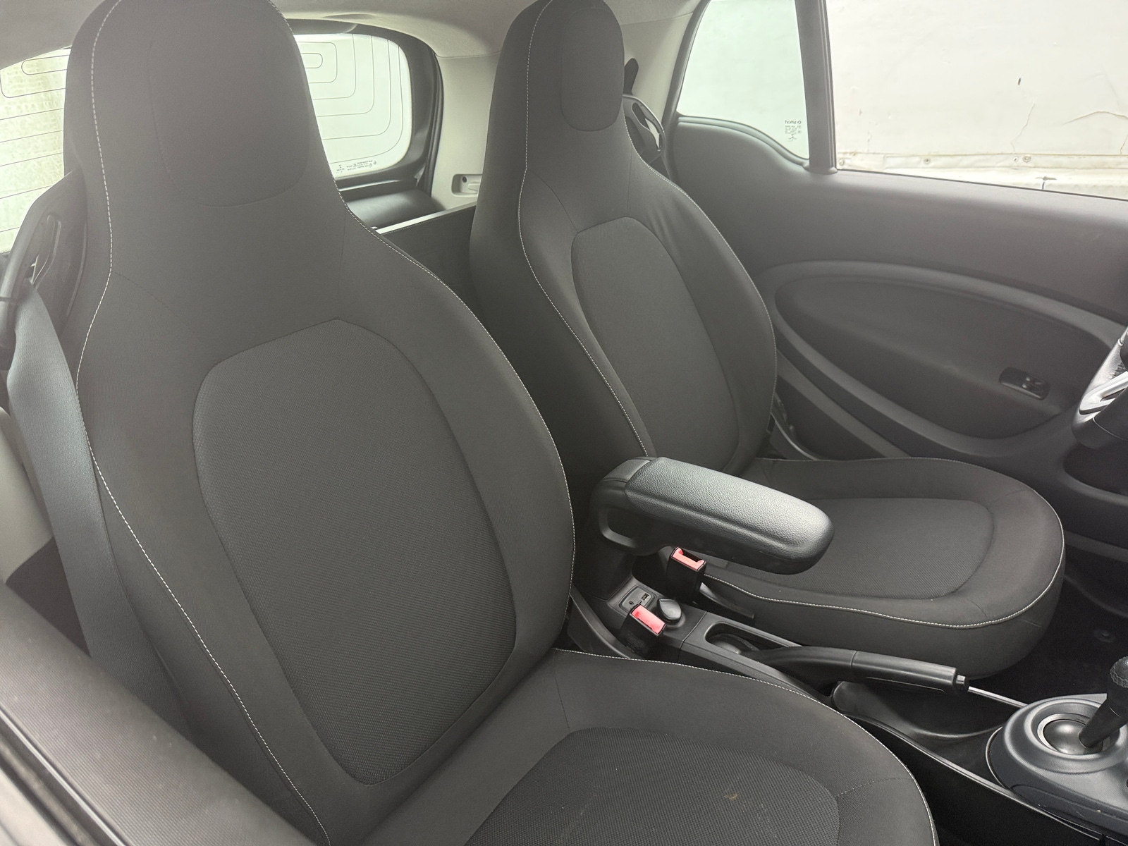 Thumbnail: 2018 smart fortwo - 2