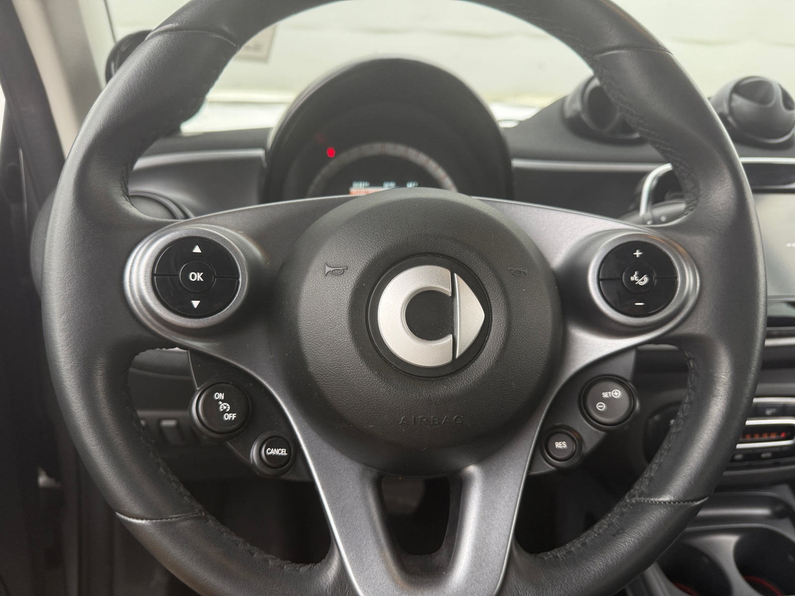Thumbnail: 2018 smart fortwo - 5