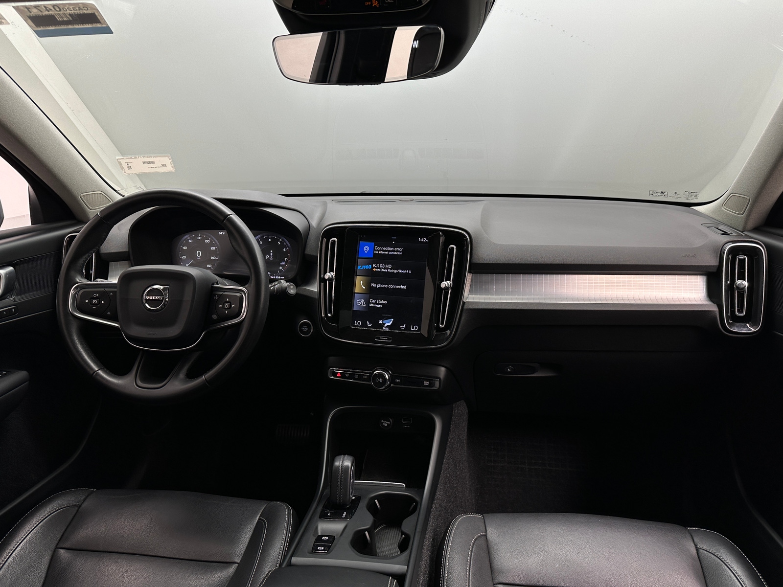 Thumbnail: 2020 Volvo XC40 - 2