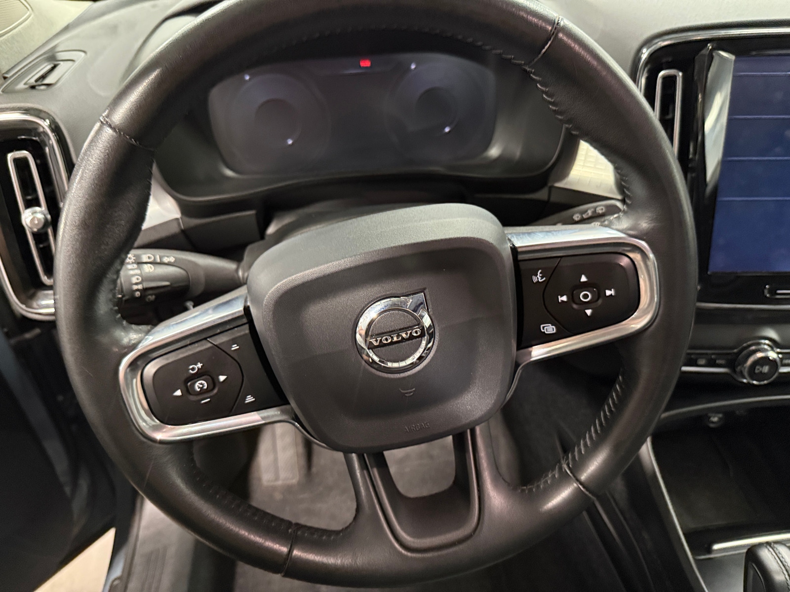 Thumbnail: 2020 Volvo XC40 - 4