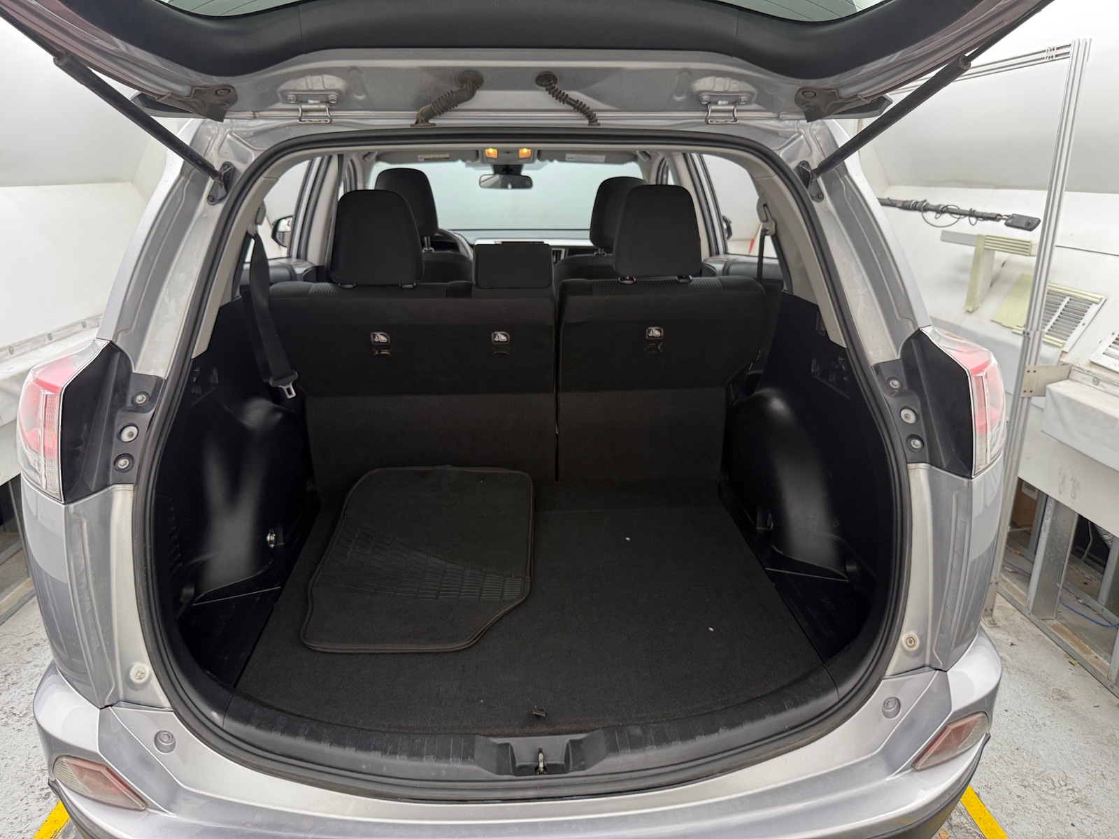 Thumbnail: 2018 Toyota RAV4 - 7