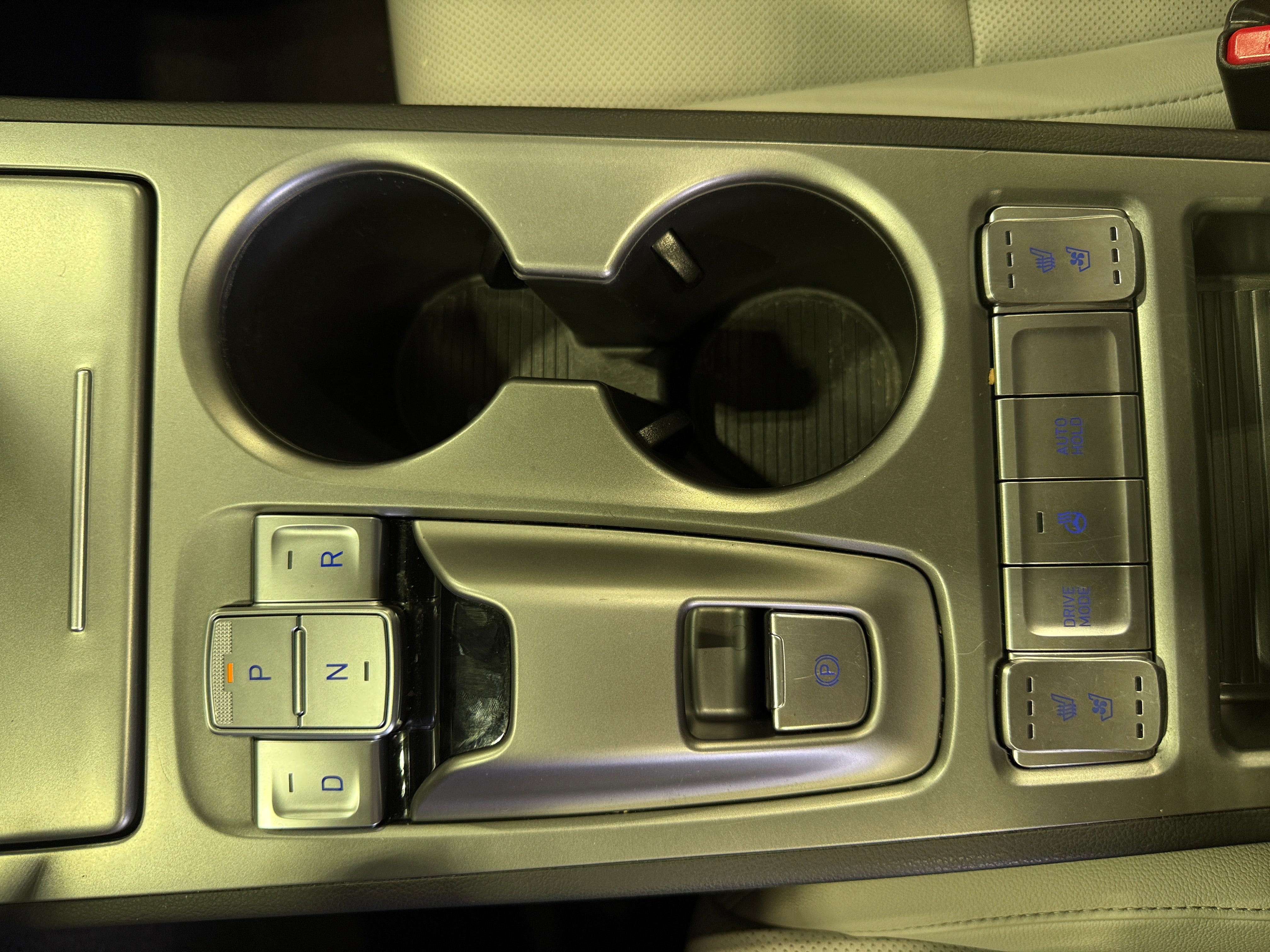 Used 2022 Hyundai Kona EV Limited with VIN KM8K53AG2NU149433 for sale in Oak Creek, WI