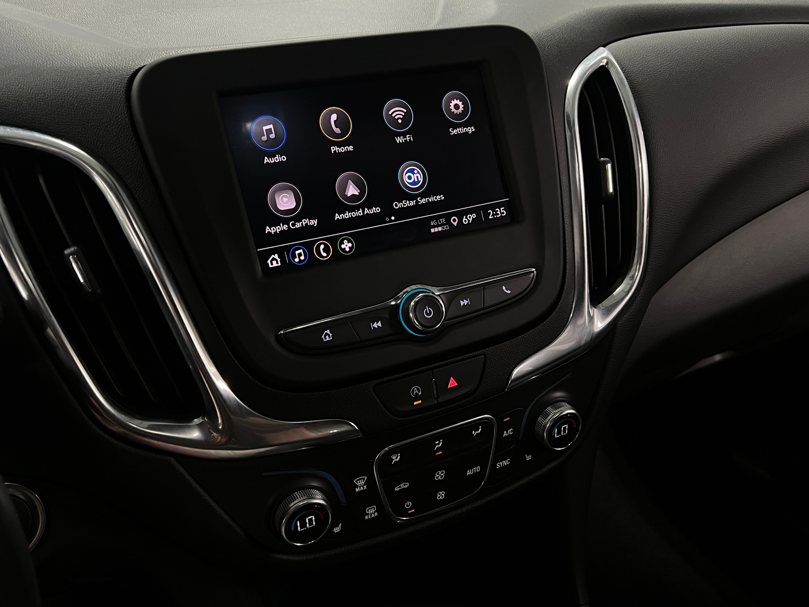 Thumbnail: 2022 Chevrolet Equinox - 4