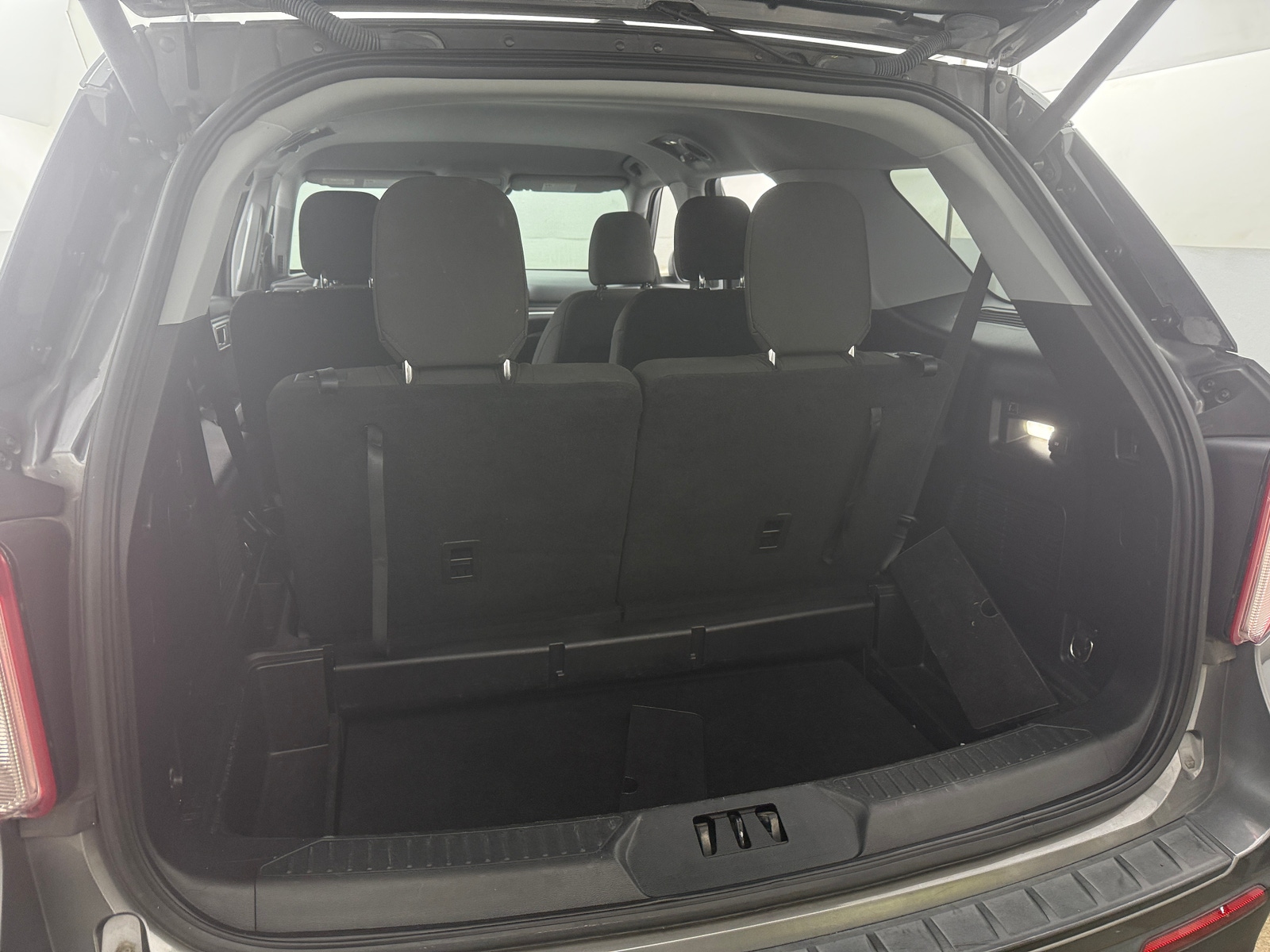 Thumbnail: 2021 Ford Explorer - 7