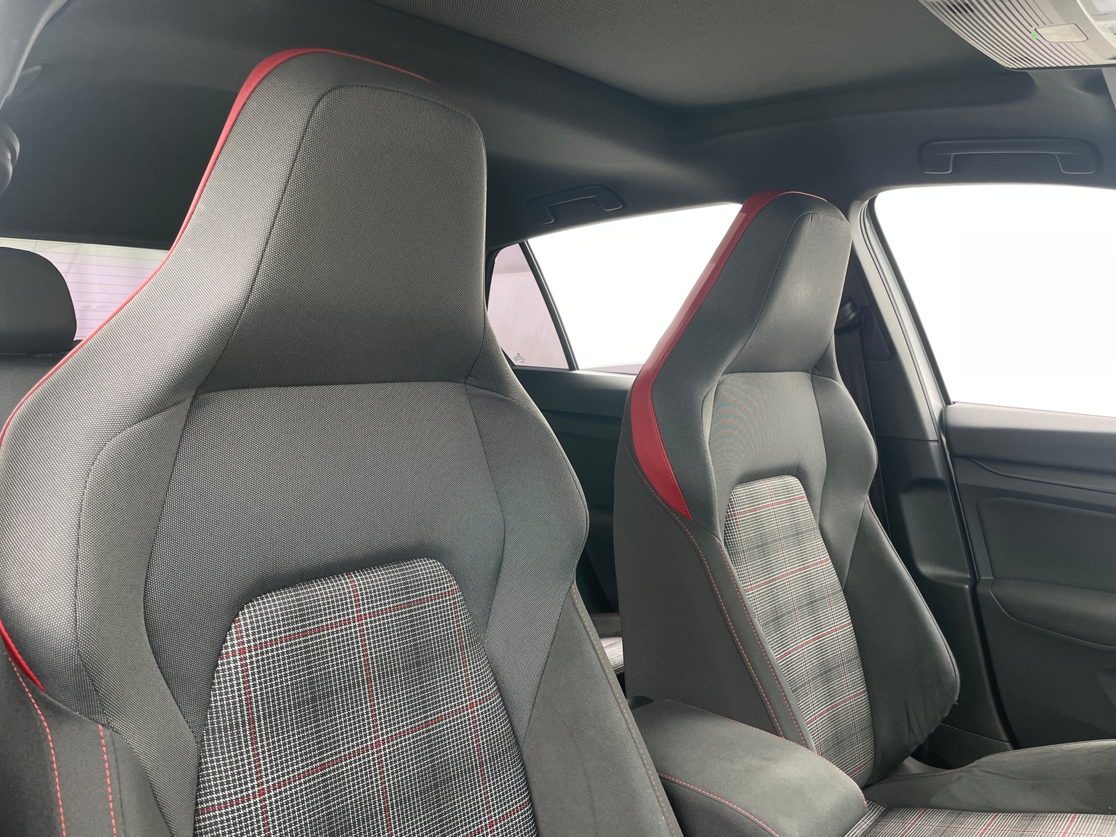 Thumbnail: 2022 Volkswagen Golf - 2