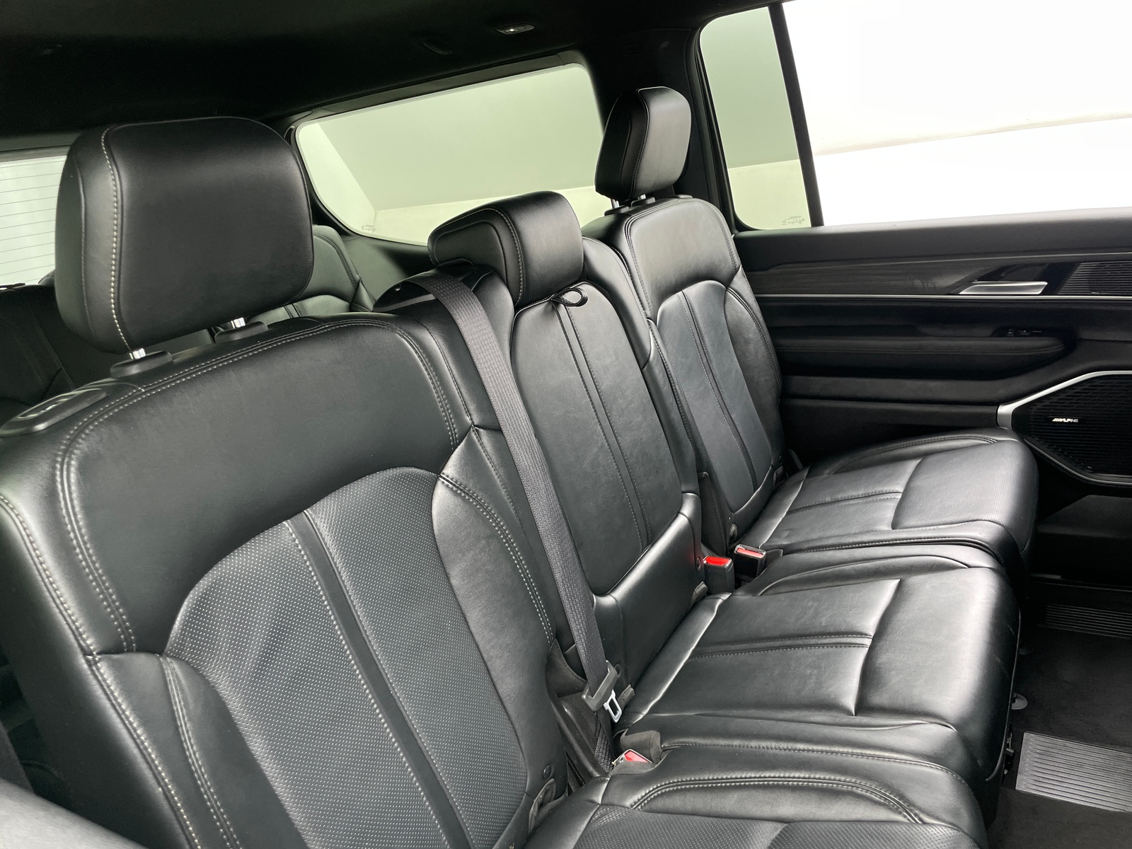 Thumbnail: 2024 Jeep Wagoneer - 5