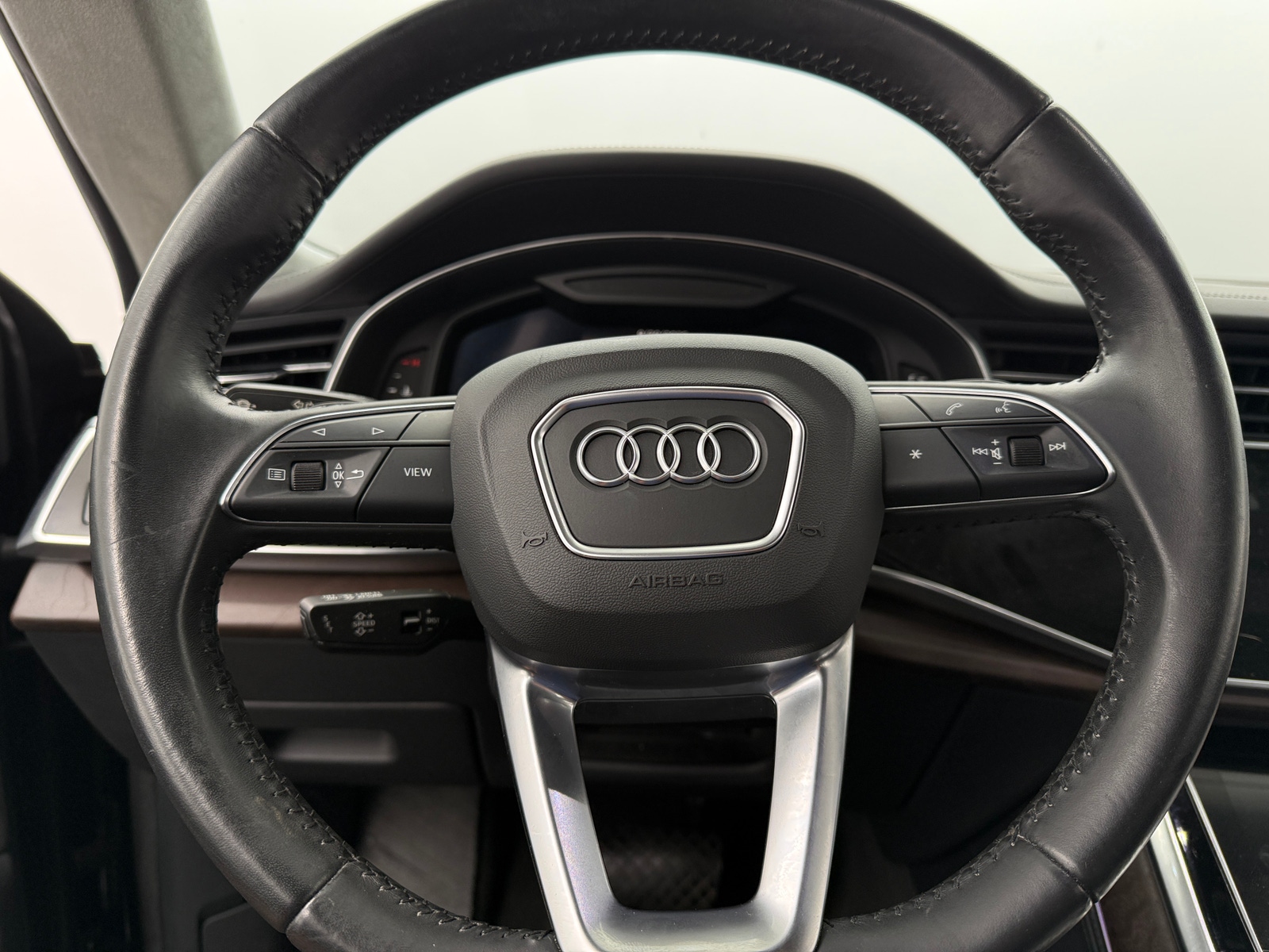 Thumbnail: 2019 Audi Q8 - 4