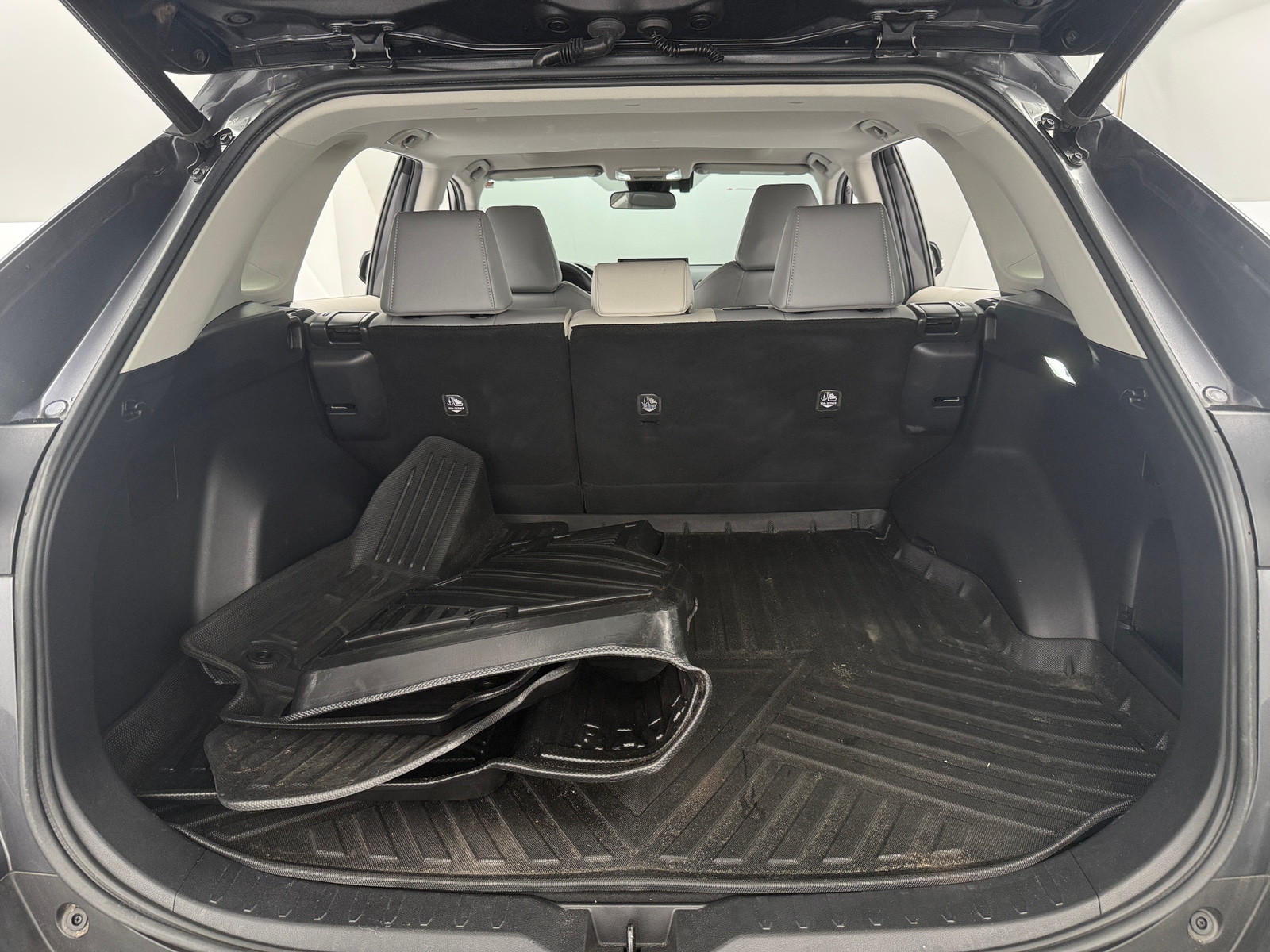 Thumbnail: 2021 Toyota RAV4 - 6