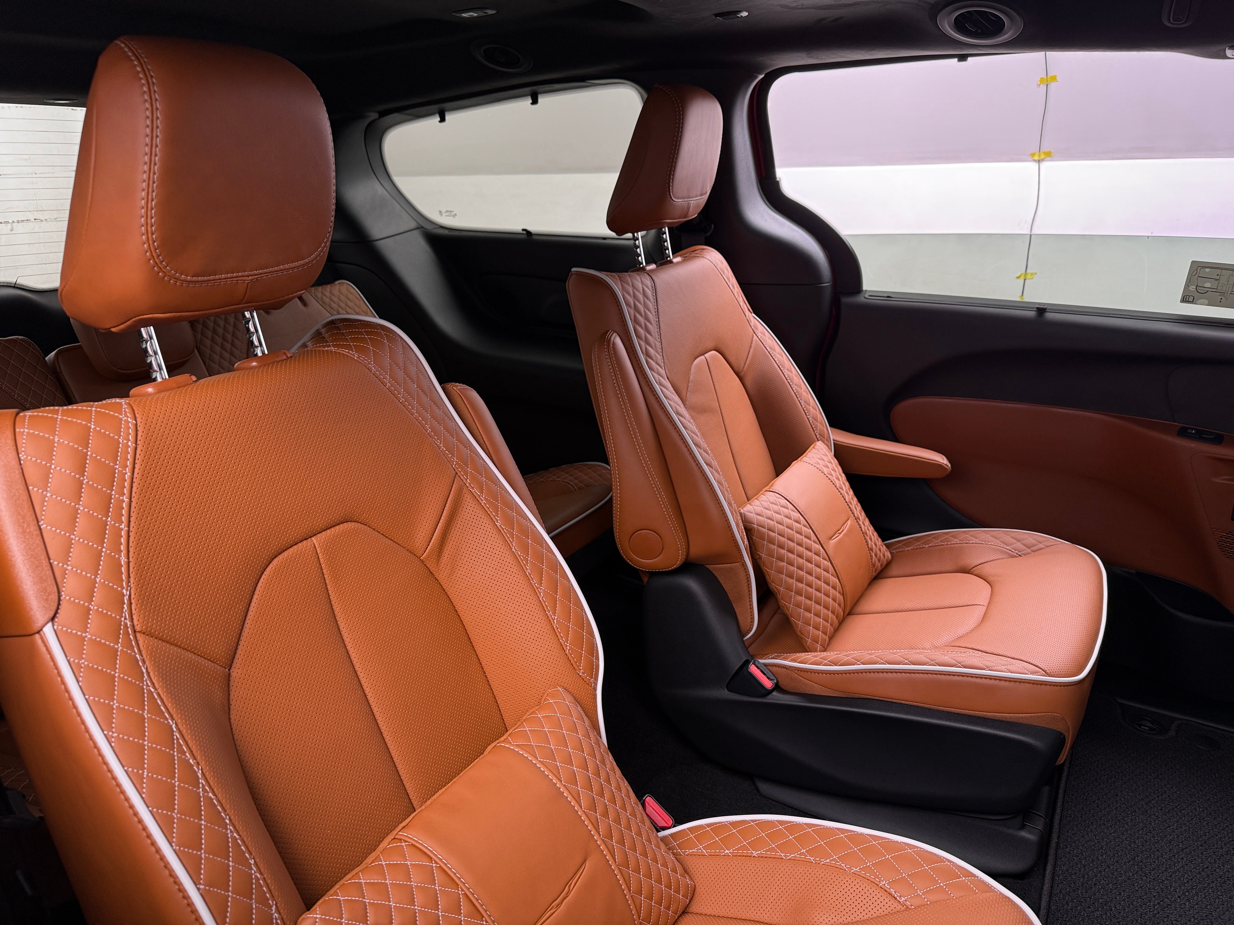 2026 Chrysler Pacifica Pinnacle's photo