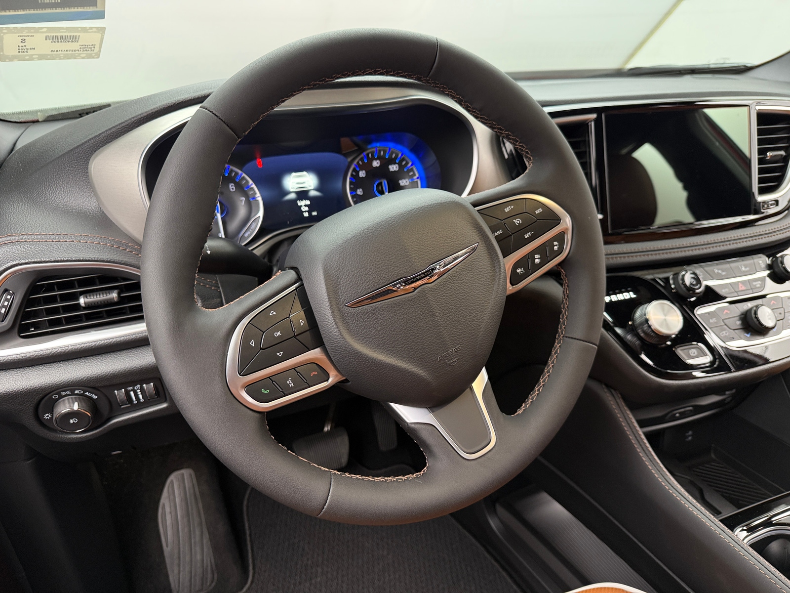 Thumbnail: 2026 Chrysler Pacifica - 4