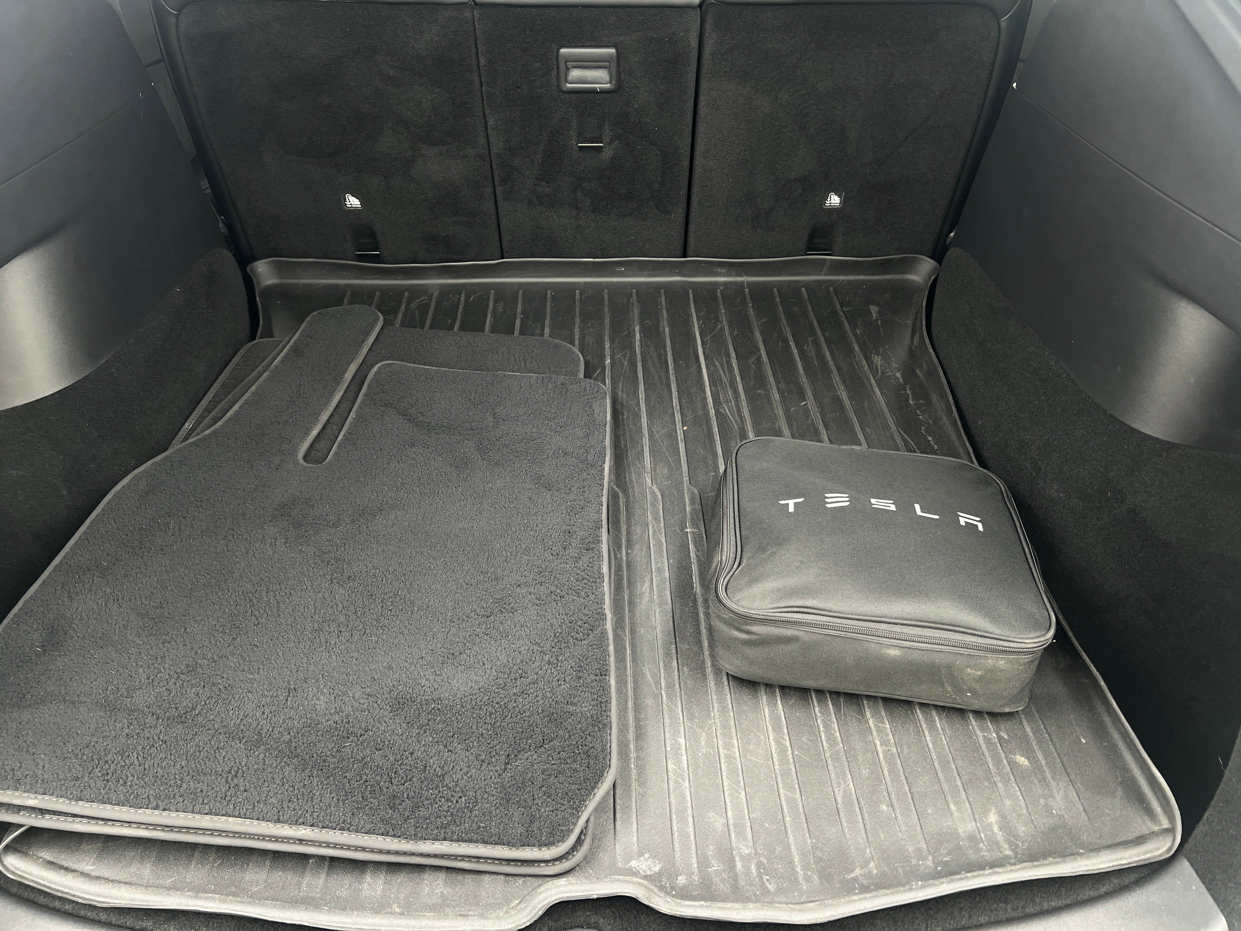 Used 2021 Tesla Model Y Long Range with VIN 5YJYGDEE3MF185078 for sale in Oak Creek, WI