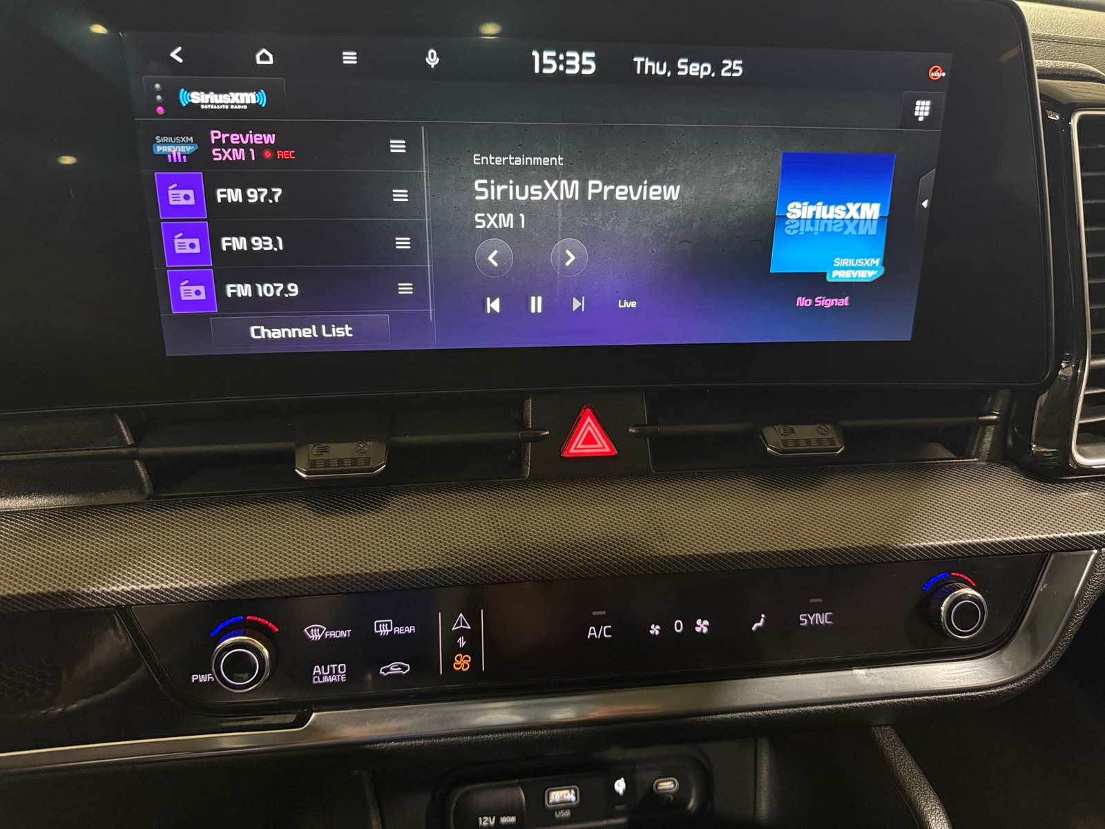 Thumbnail: 2023 Kia Sportage - 3
