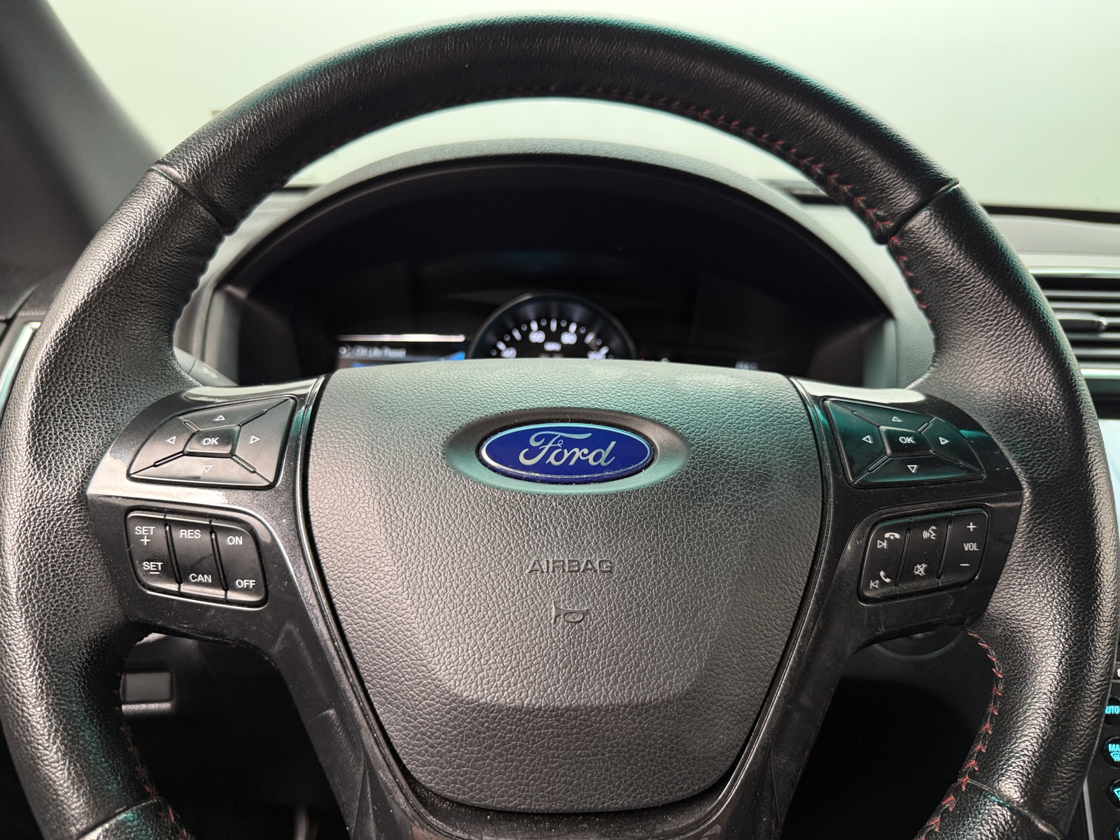 Thumbnail: 2017 Ford Explorer - 4