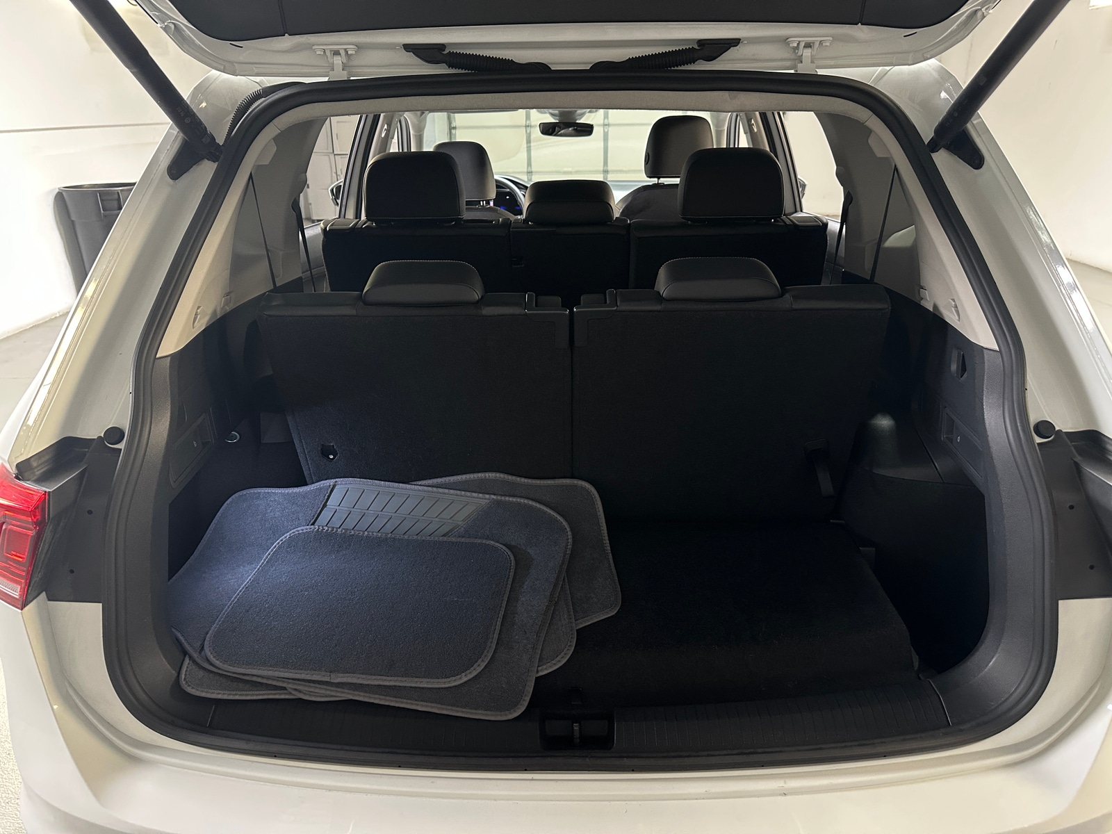 Thumbnail: 2024 Volkswagen Tiguan - 6