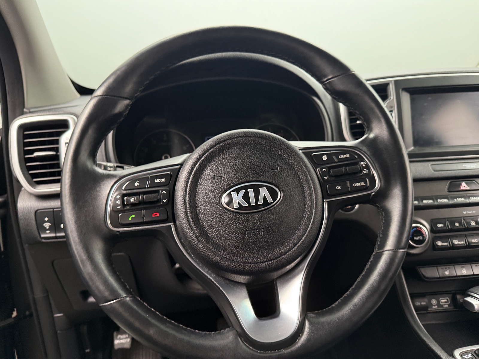 Thumbnail: 2017 Kia Sportage - 4