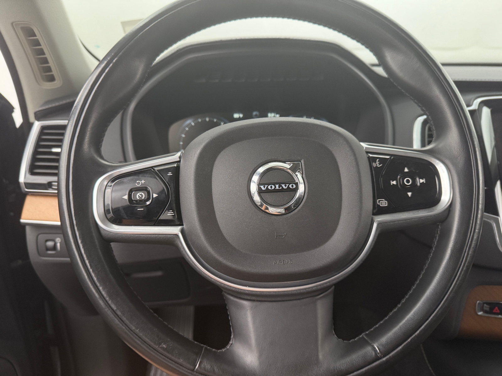 Thumbnail: 2018 Volvo XC90 - 4