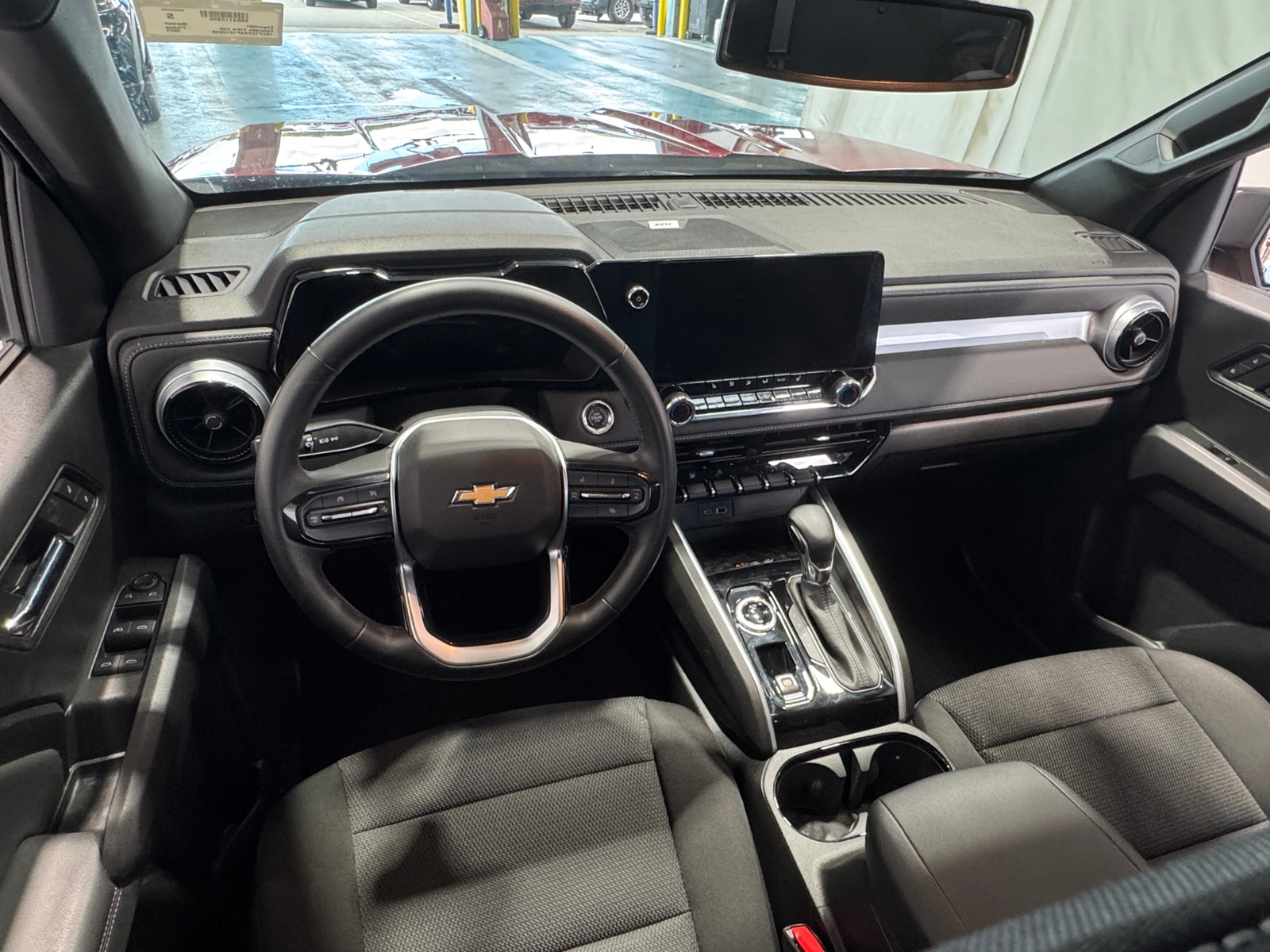 Thumbnail: 2023 Chevrolet Colorado - 3