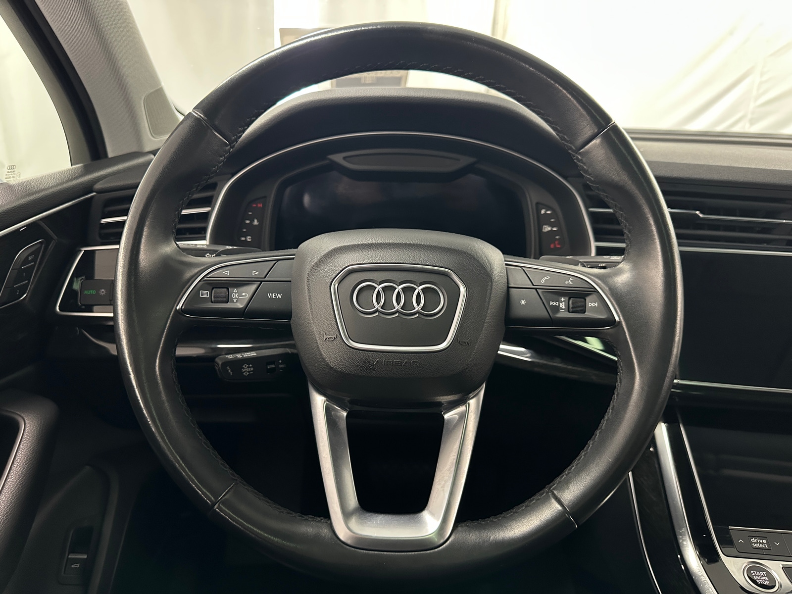Thumbnail: 2022 Audi Q7 - 4