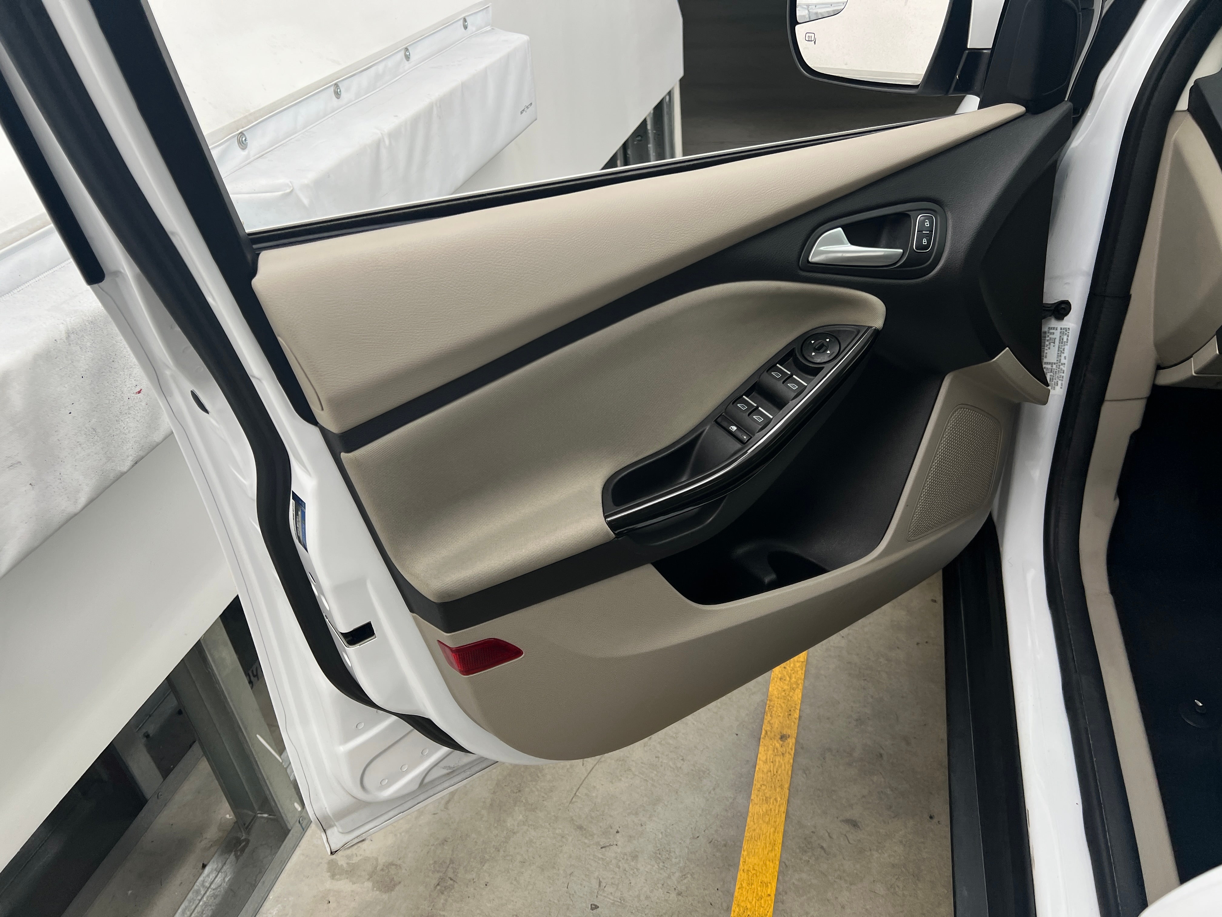 Used 2017 Ford Focus Electric with VIN 1FADP3R48HL325502 for sale in Oak Creek, WI