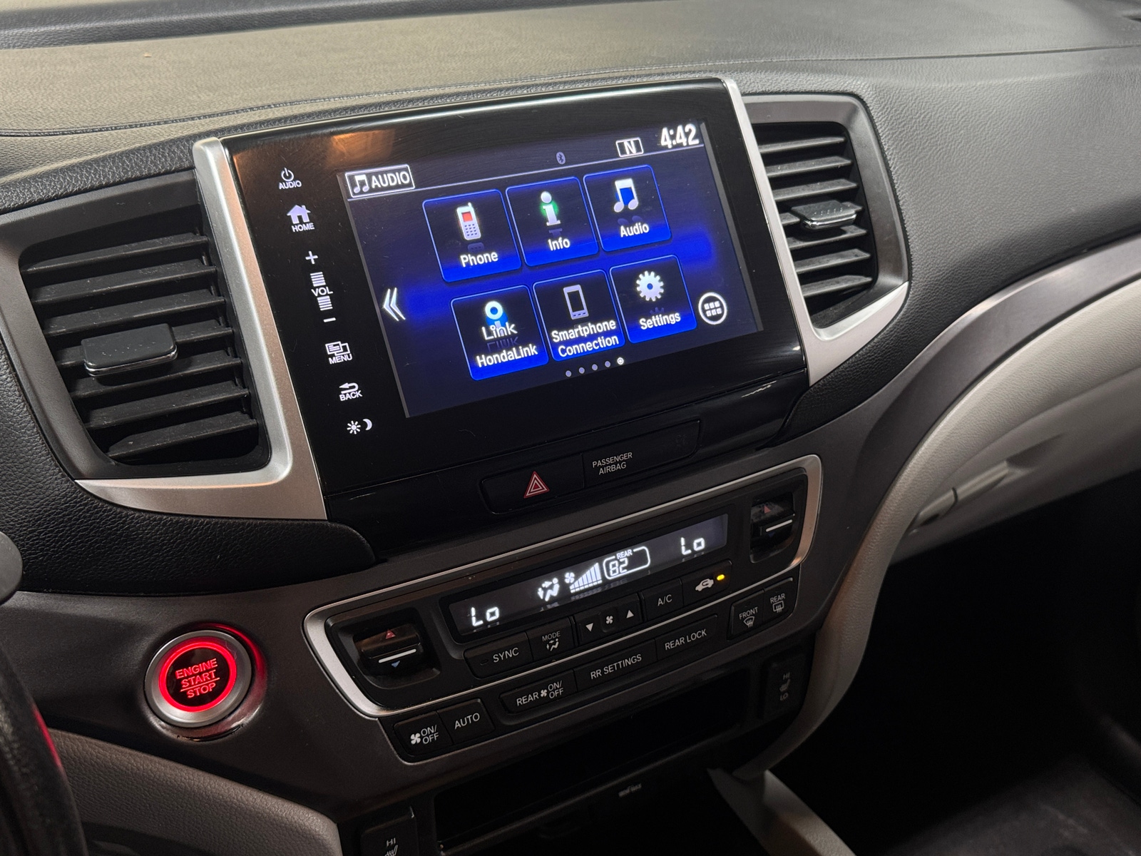 Thumbnail: 2018 Honda Pilot - 3