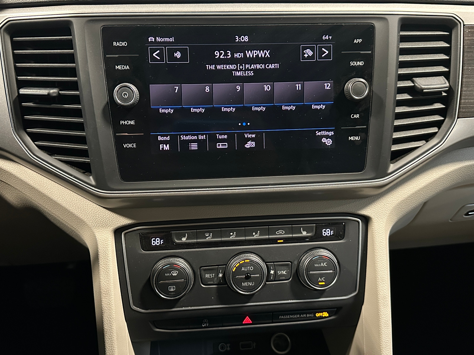 Thumbnail: 2019 Volkswagen Atlas - 3