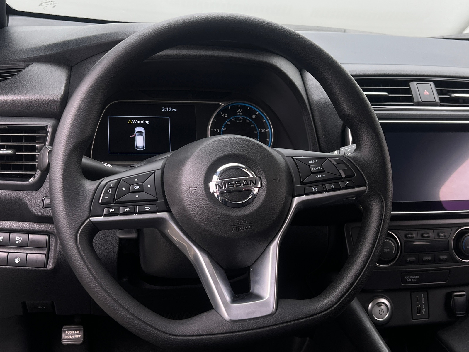 Thumbnail: 2022 Nissan Leaf - 5