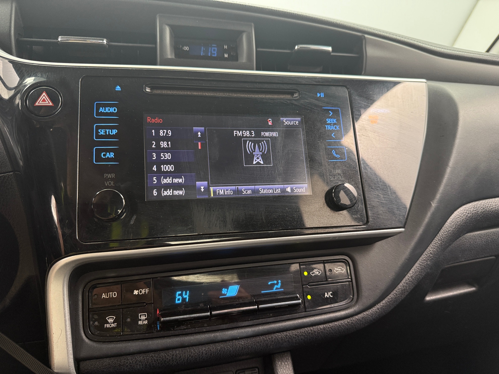 Thumbnail: 2018 Toyota Corolla - 4