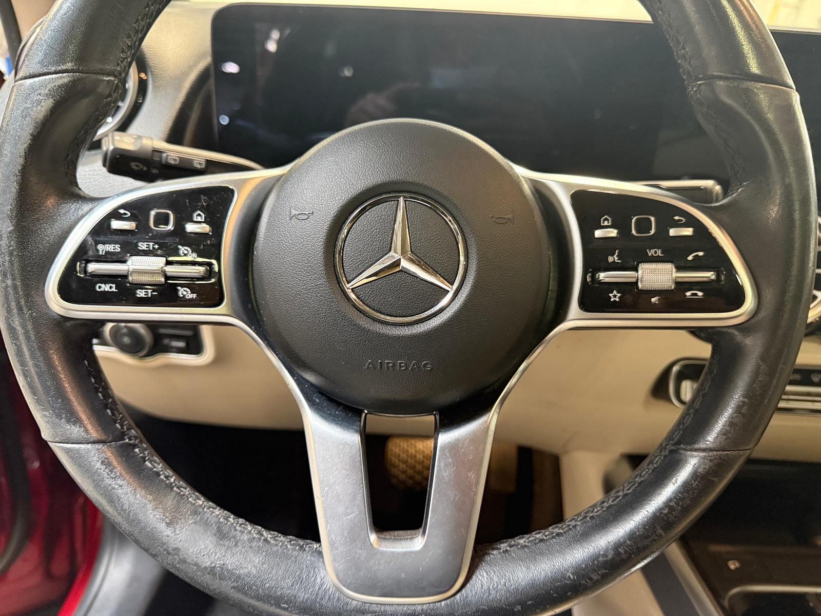 Thumbnail: 2022 Mercedes-Benz GLB - 4