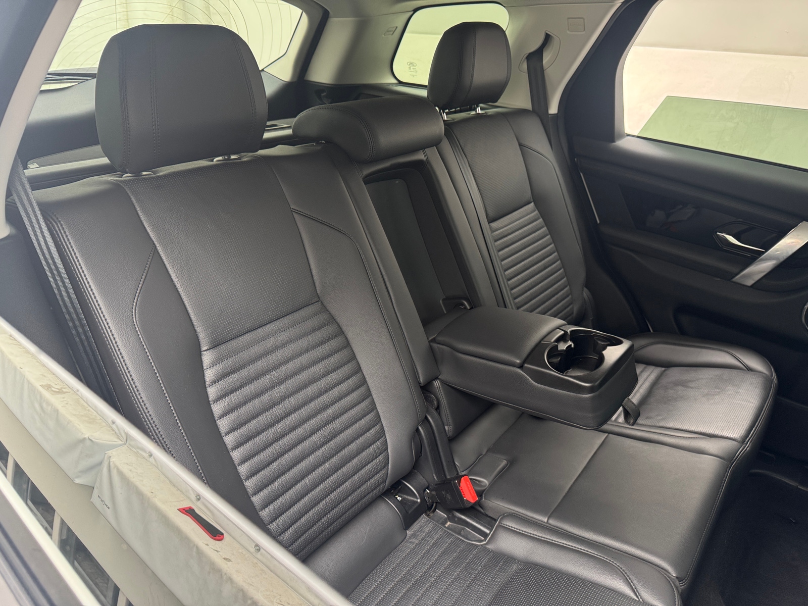 Thumbnail: 2023 Land Rover Discovery Sport - 5