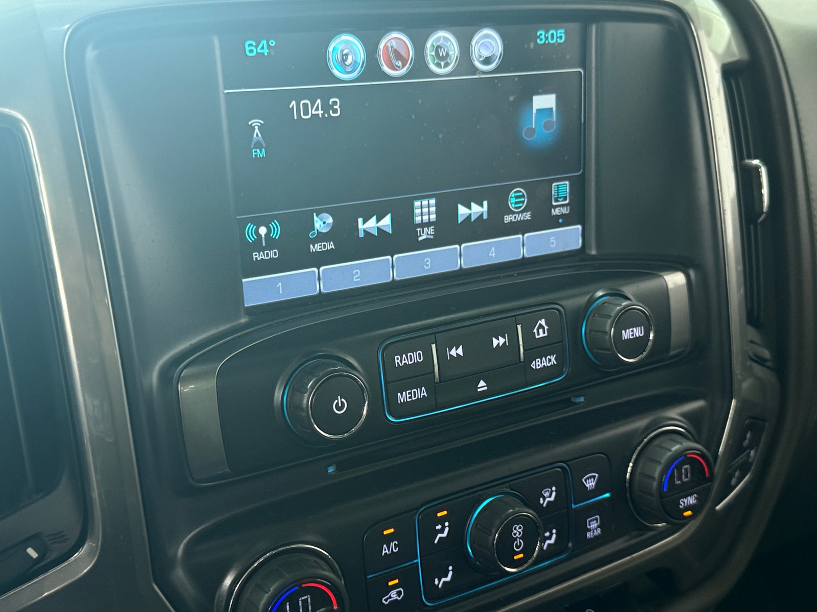 Thumbnail: 2017 Chevrolet Silverado 1500 - 3