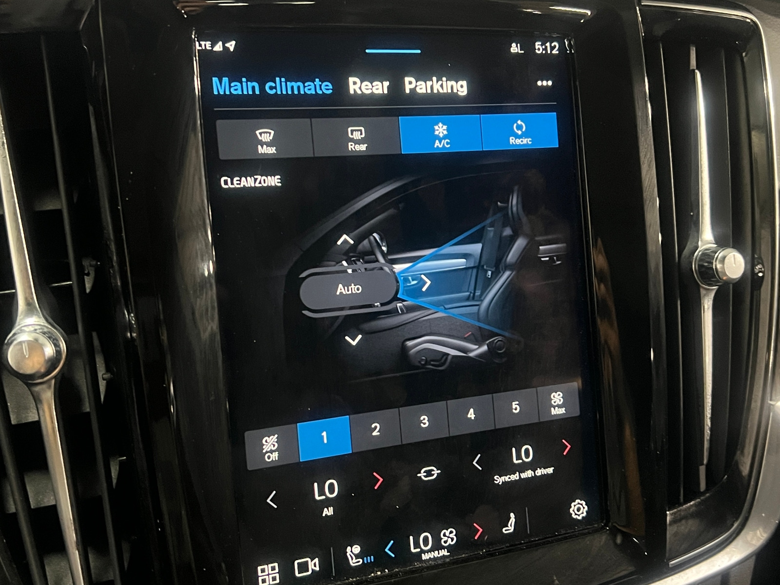 Thumbnail: 2024 Volvo V90 - 3