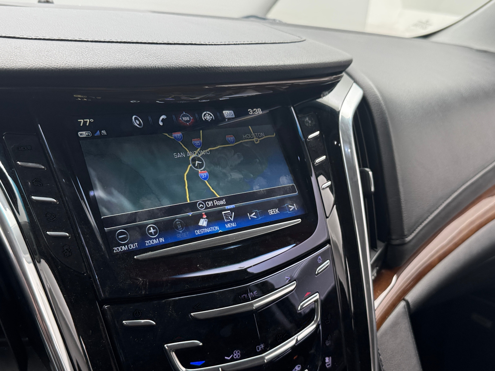 Thumbnail: 2018 Cadillac Escalade - 3